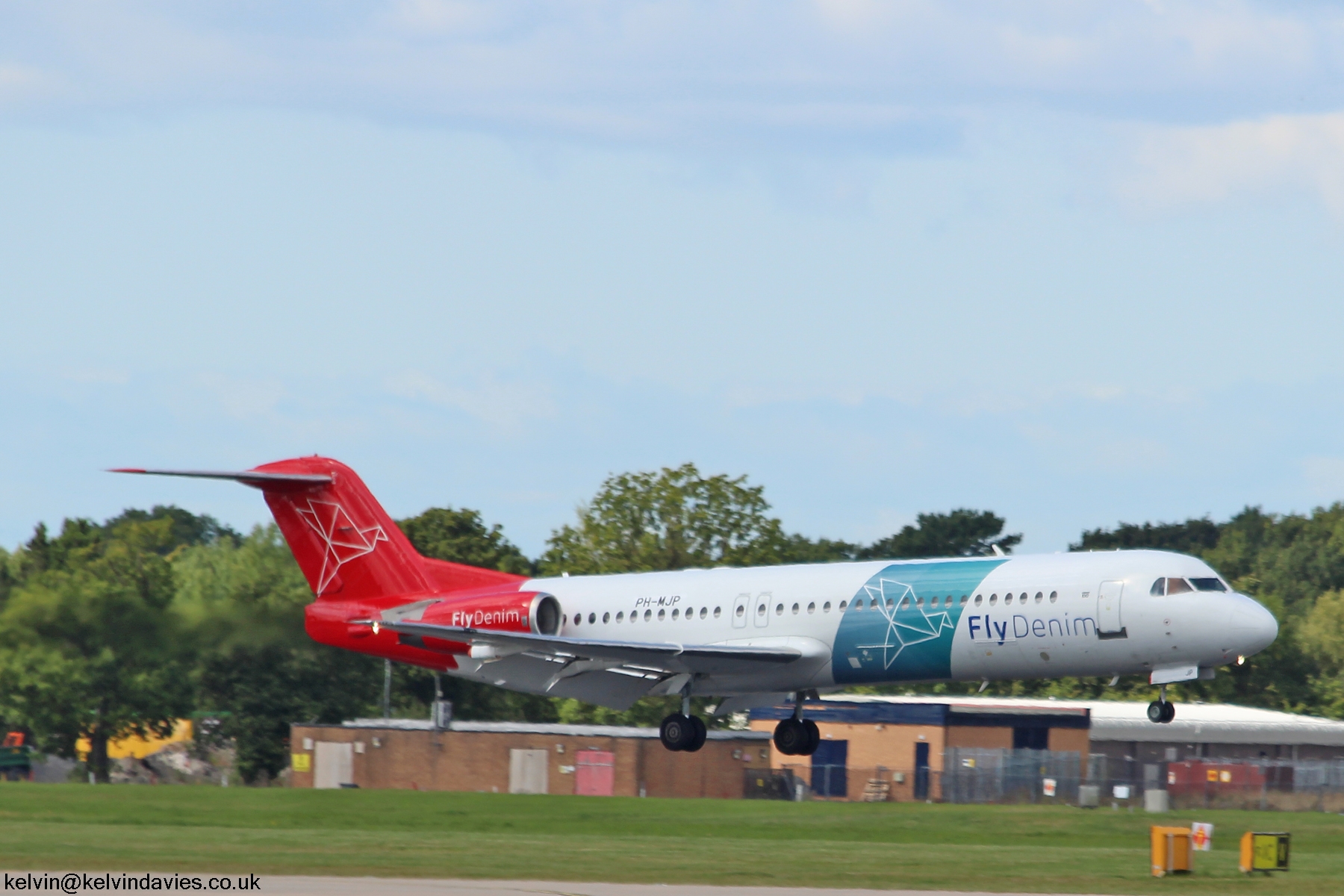 Denim Air Fokker 28 PH-MJP