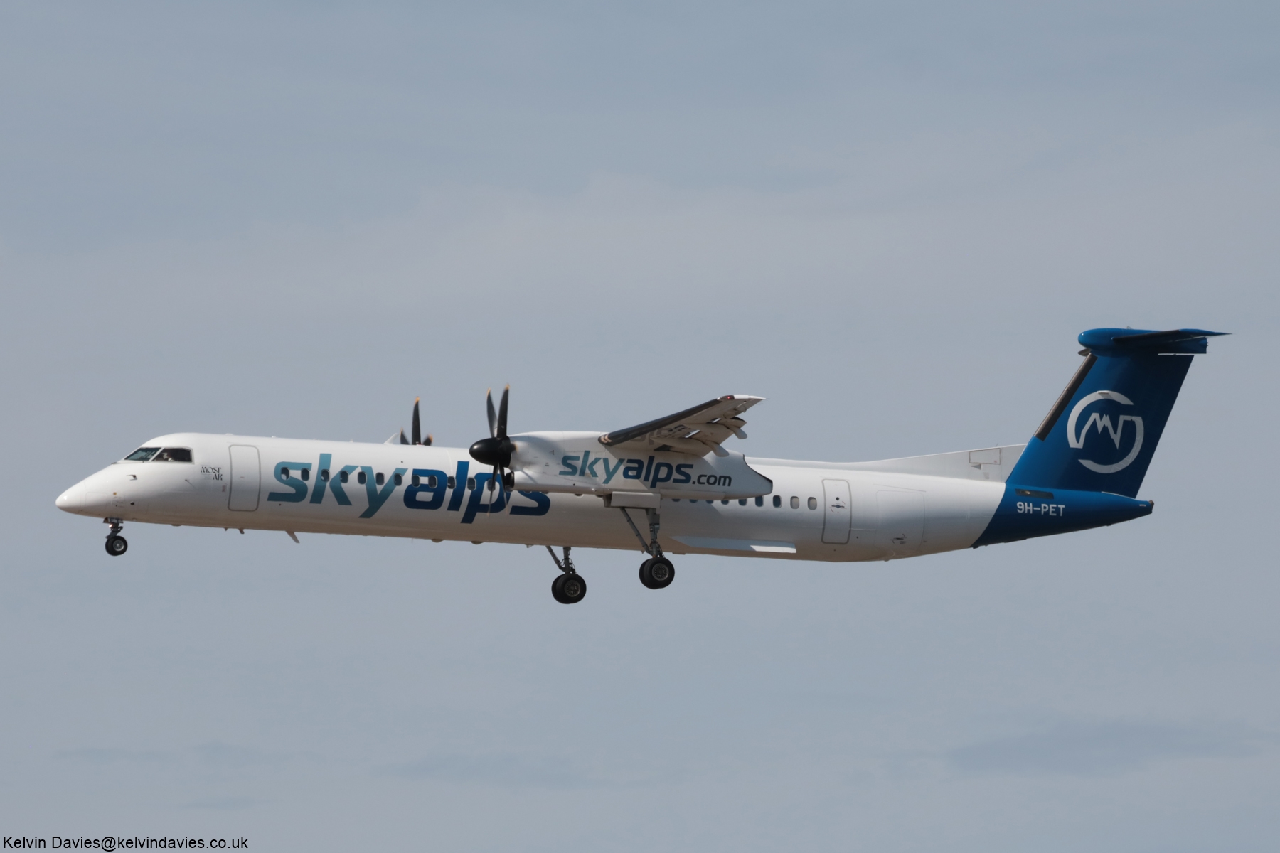 Skyalps Dash 8 9H-PET