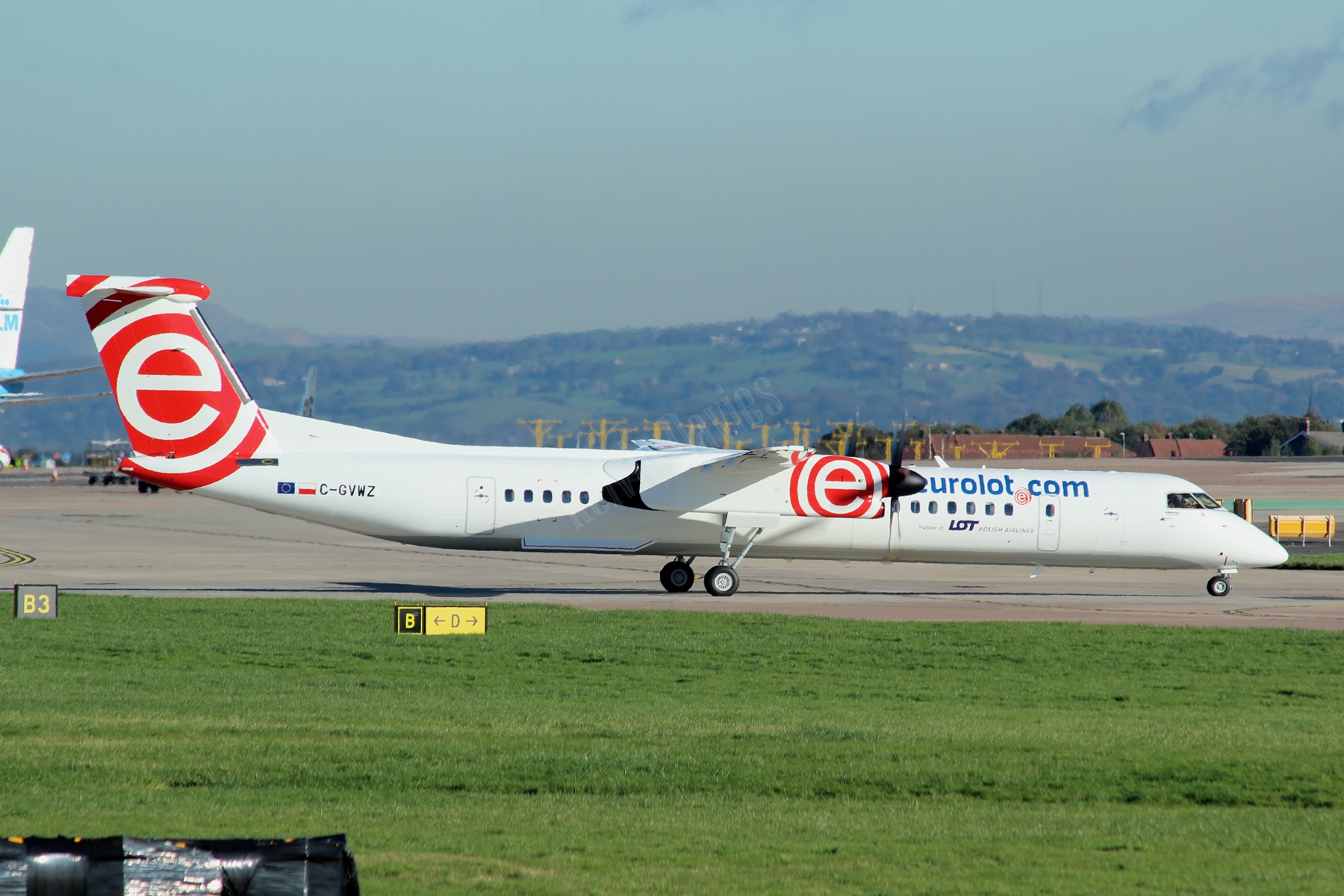 Eurolot Dash 8 C-GVWZ