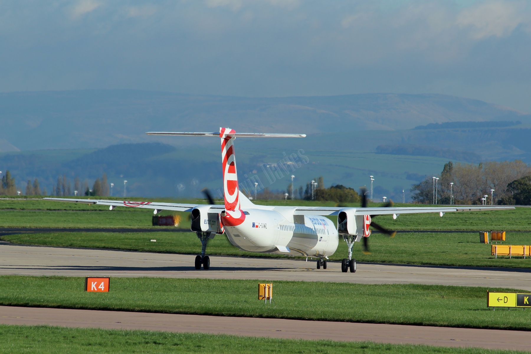 Eurolot Dash 8 C-GVWZ