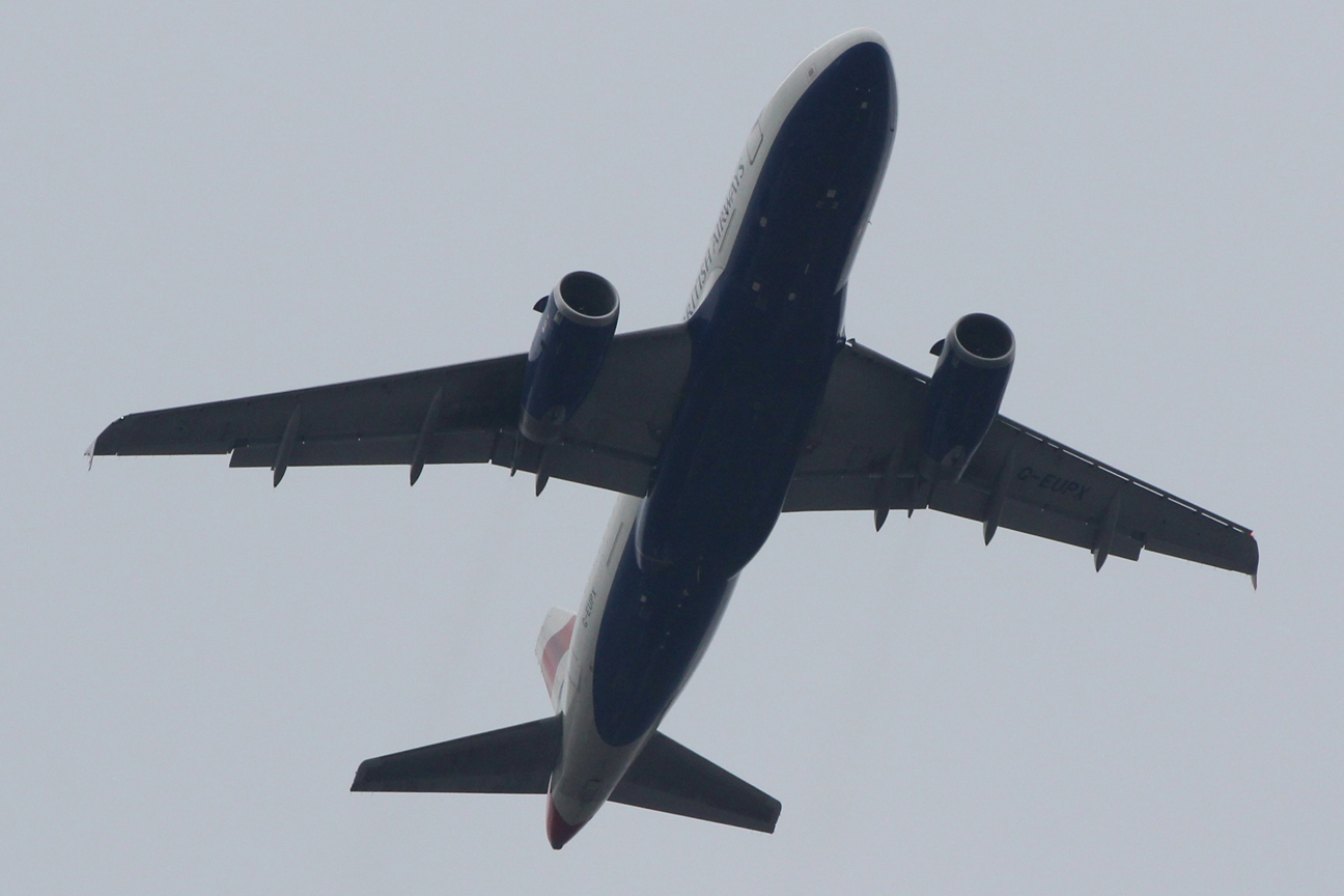 British Airways A319 G-EUPX