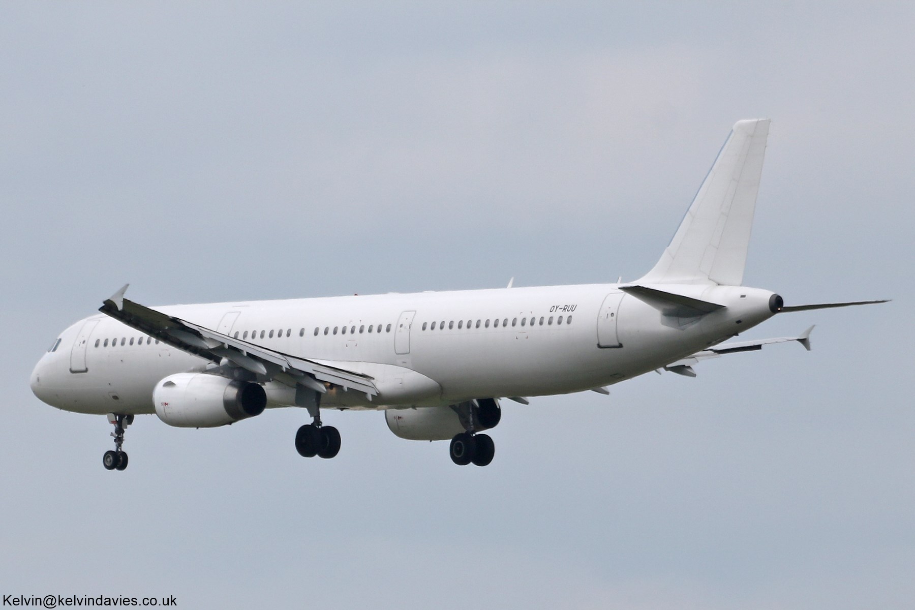 British Airways A320 OY-RUU