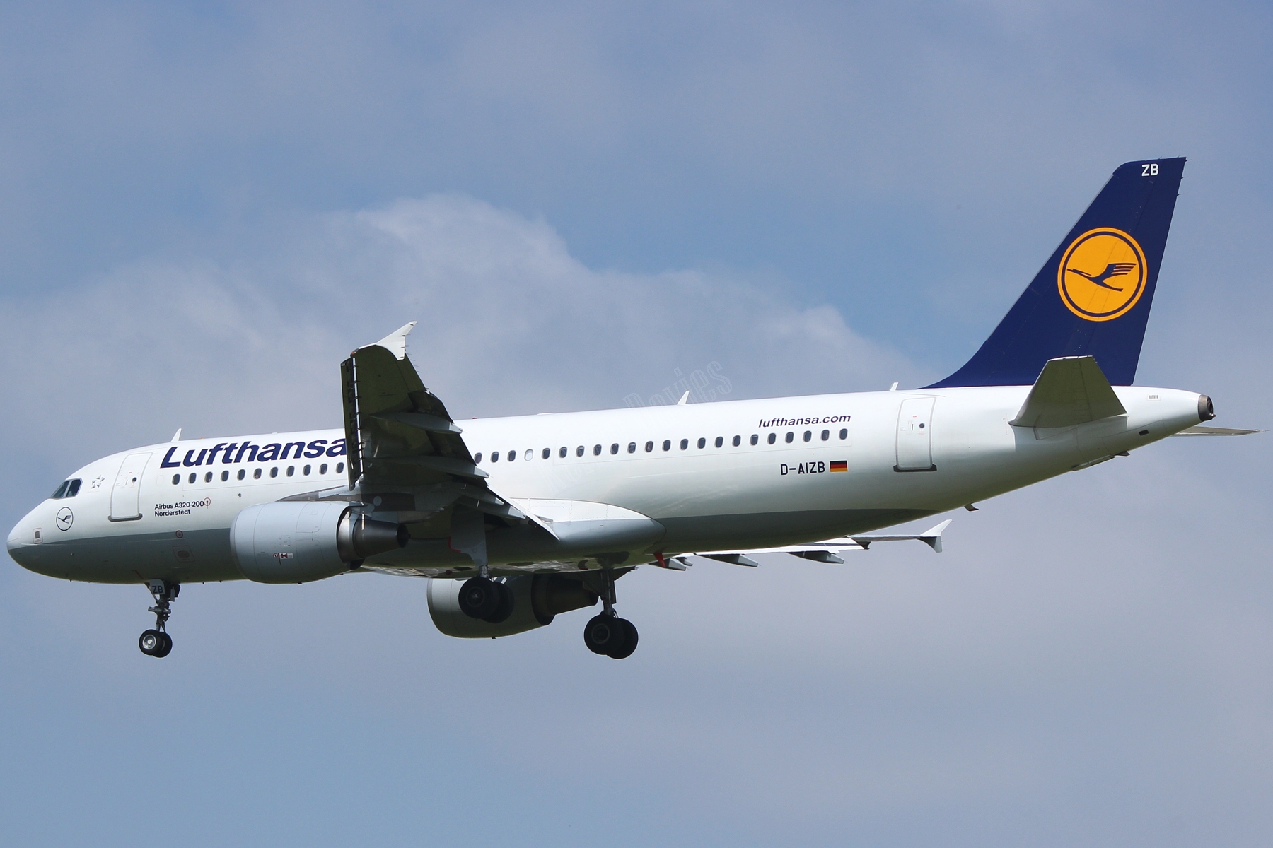 Lufthansa A320 D-AIZB