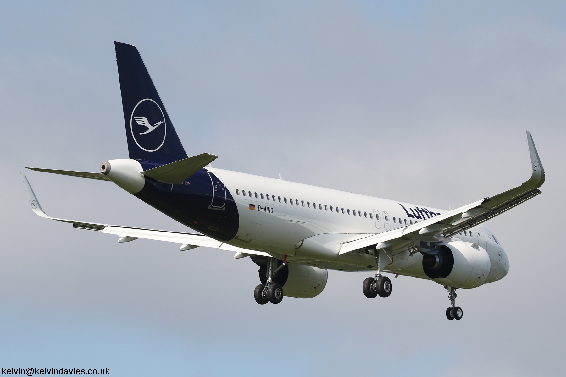 Lufthansa A320 D-AINQ