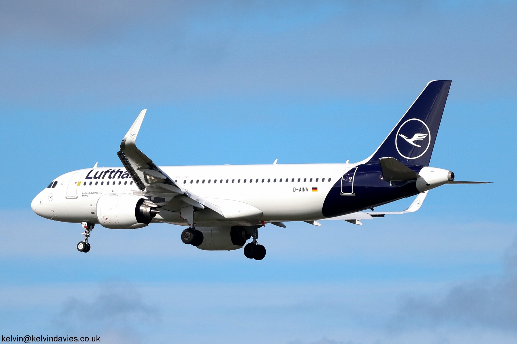 Lufthansa A320 D-AINV
