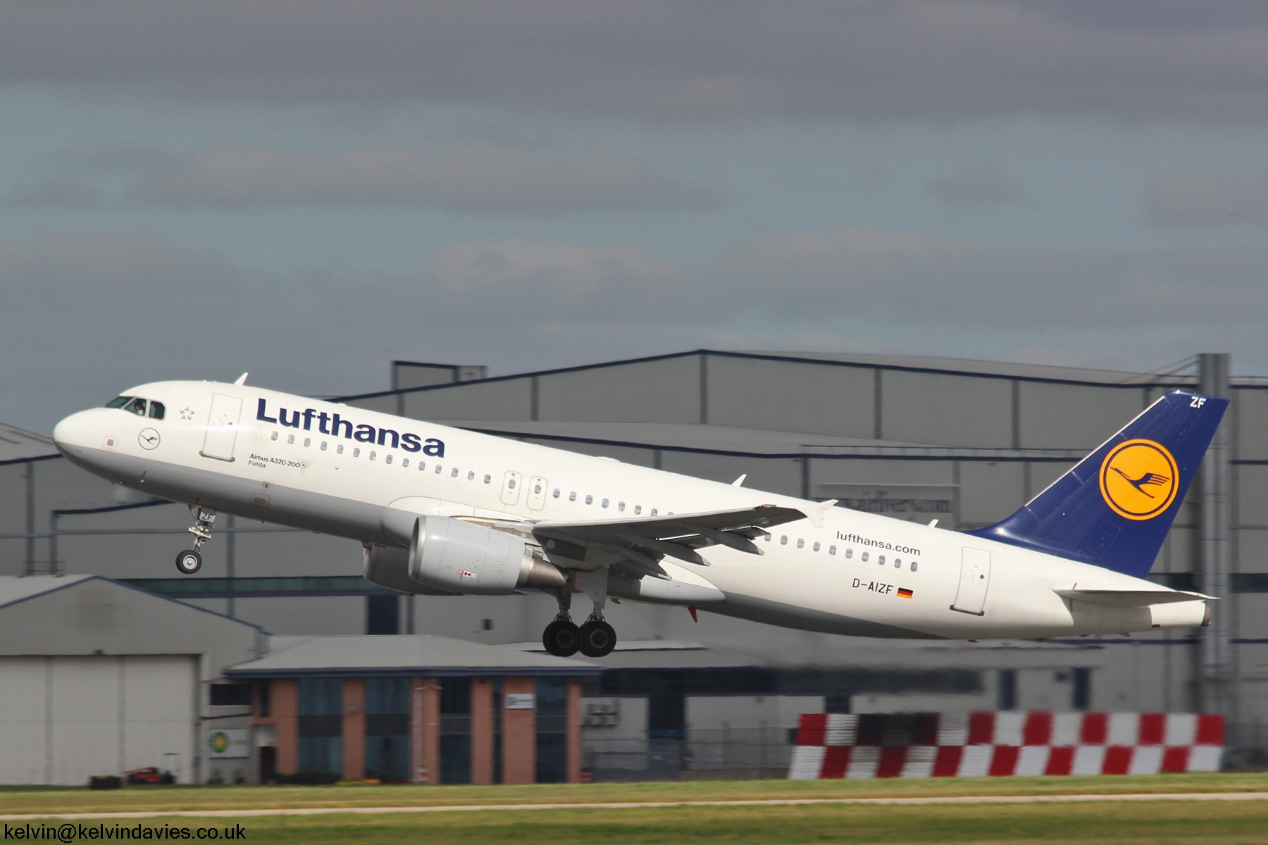 Lufthansa A320 D-AIZF