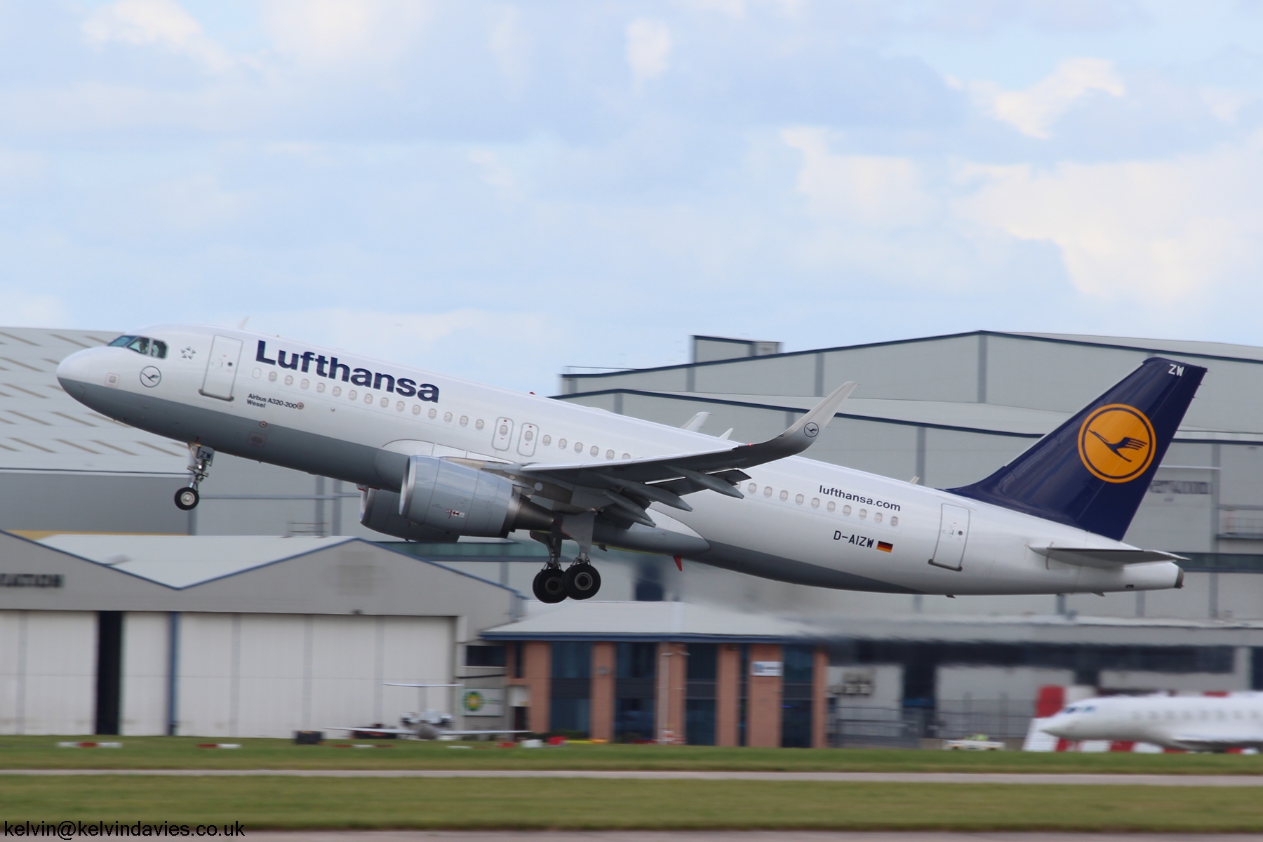 Lufthansa A320 D-AIZW