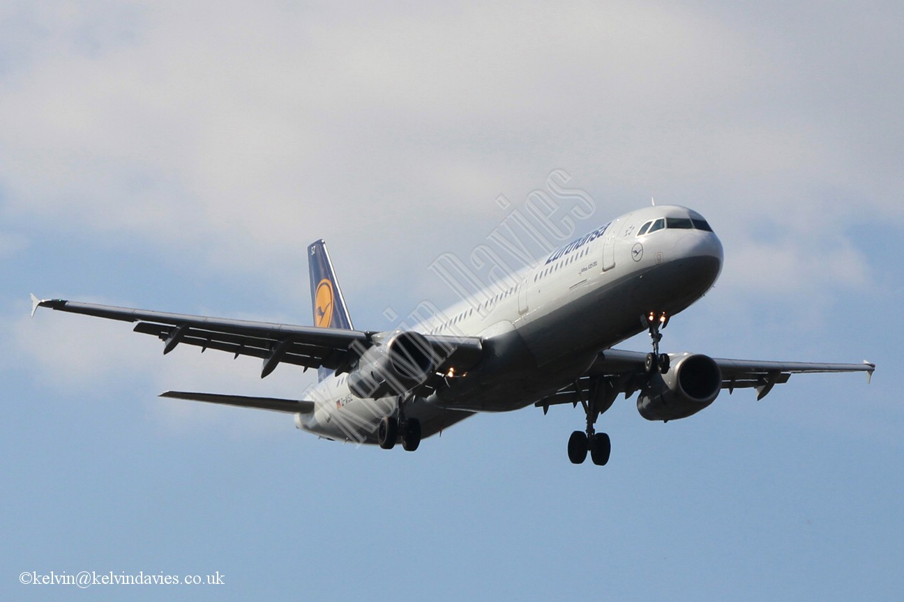 Lufthansa A321 D-AISZ