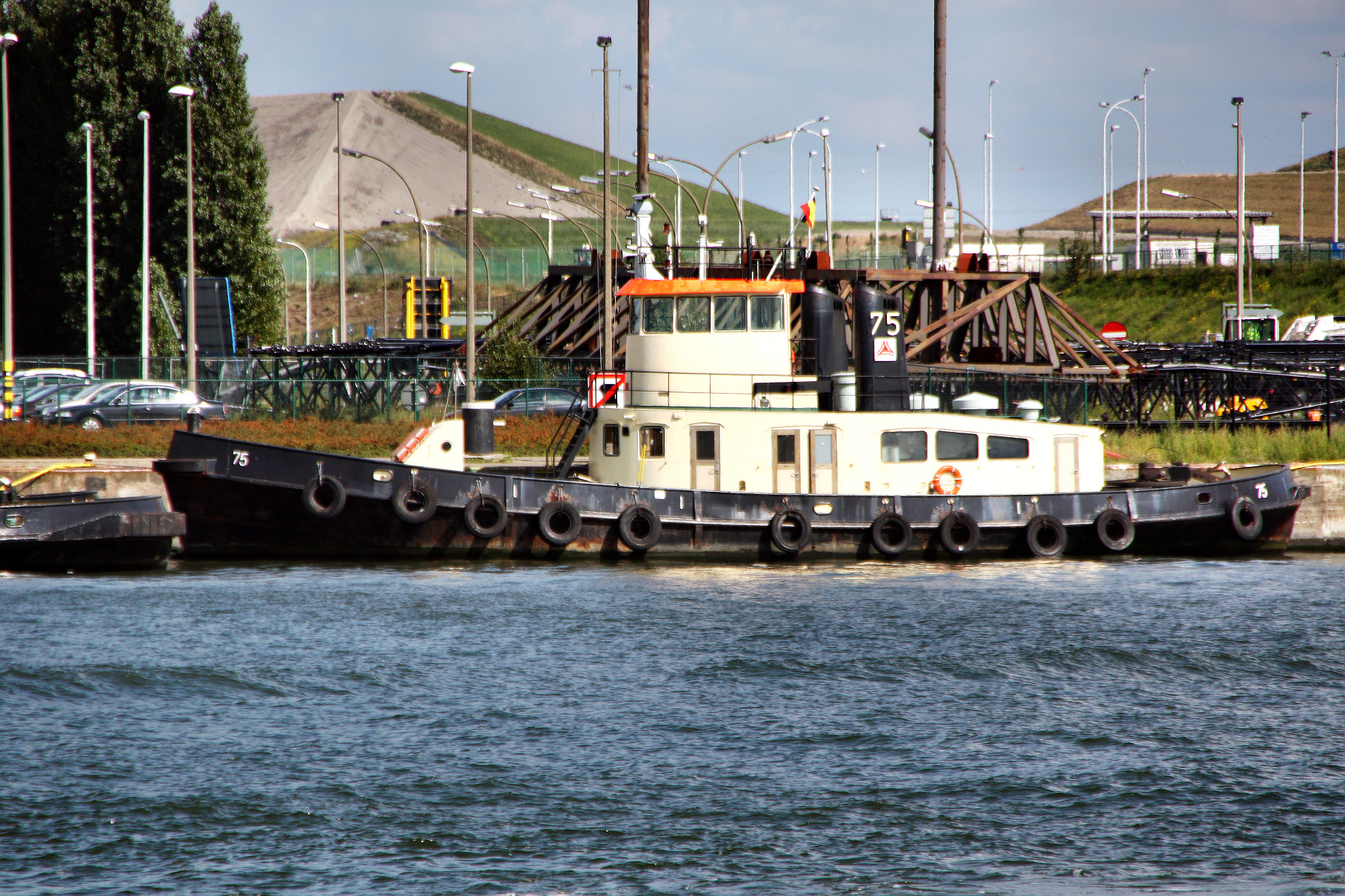 TUG 75