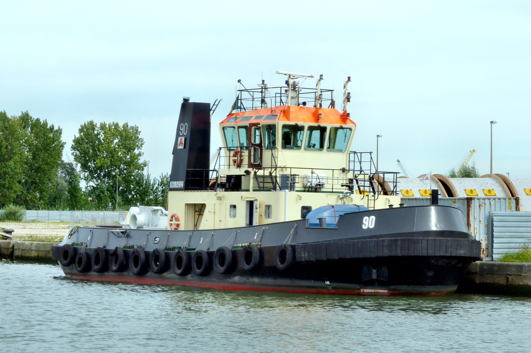 TUG 90