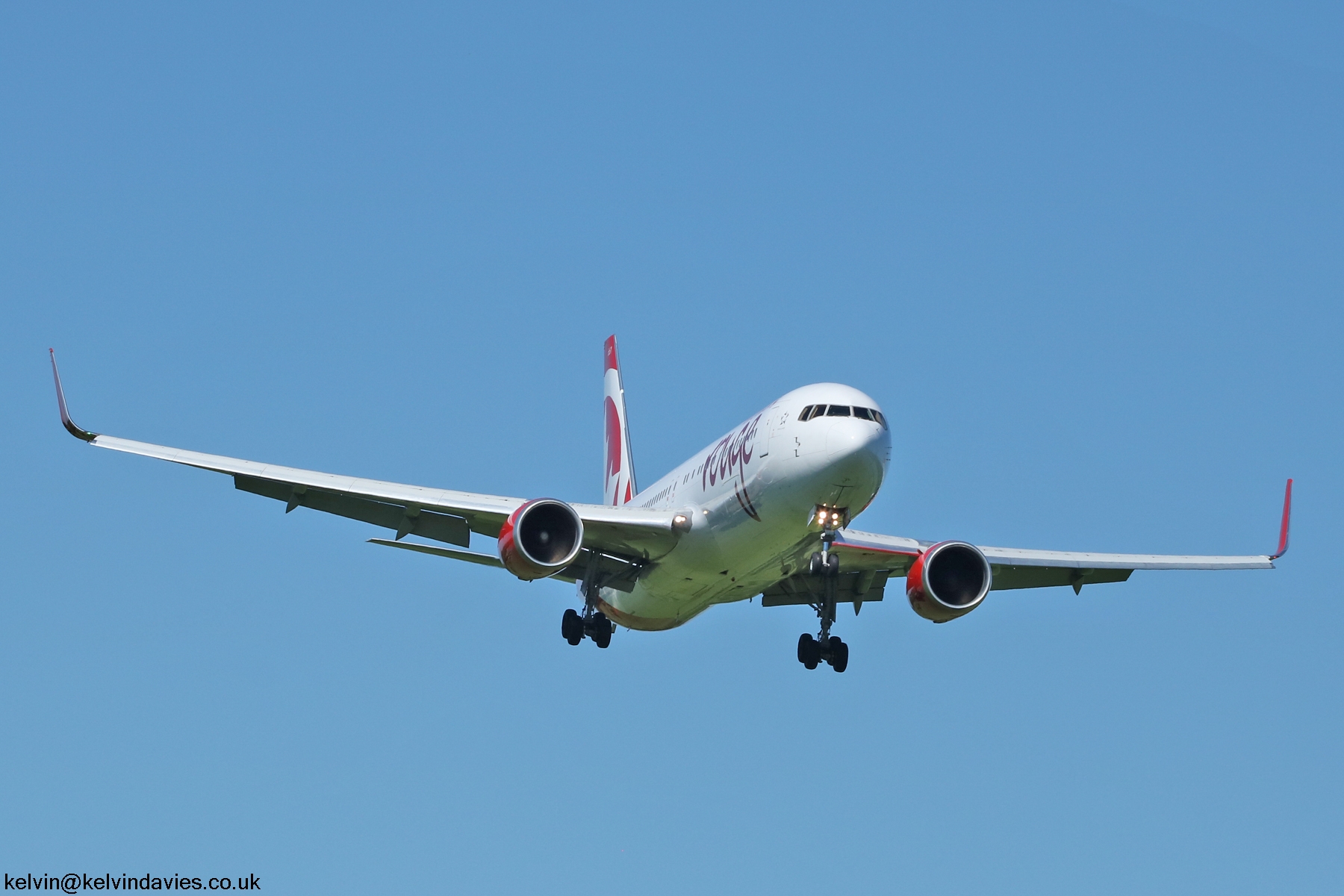 Air Canada Rouge 767 C-GHLV