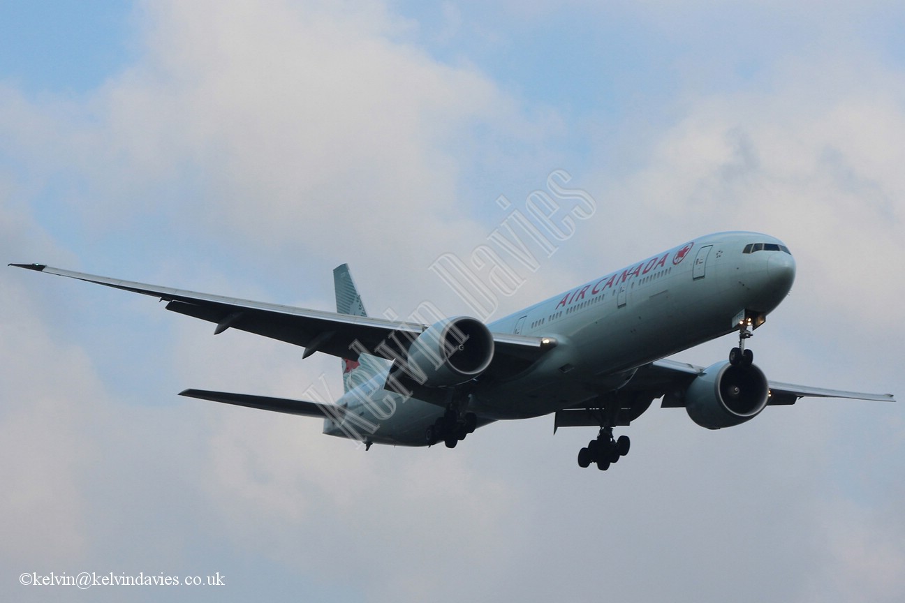 Air Canada 777 C-FIUR