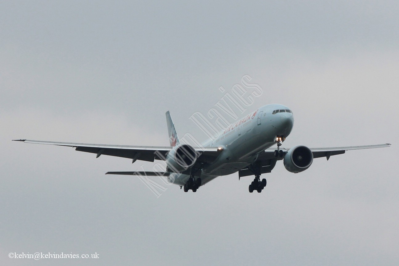 Air Canada 777 C-FIUW