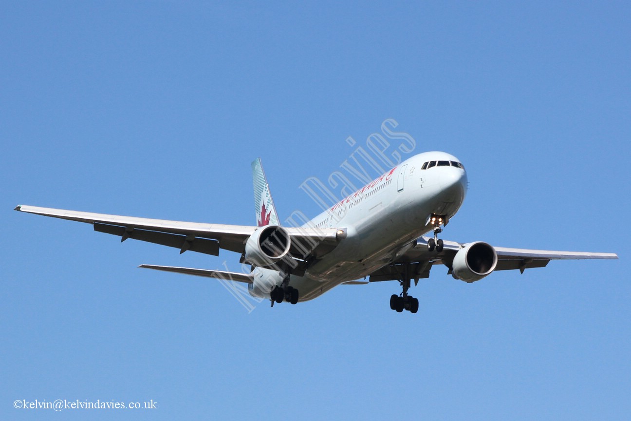 Air Canada 767 C-FMXC