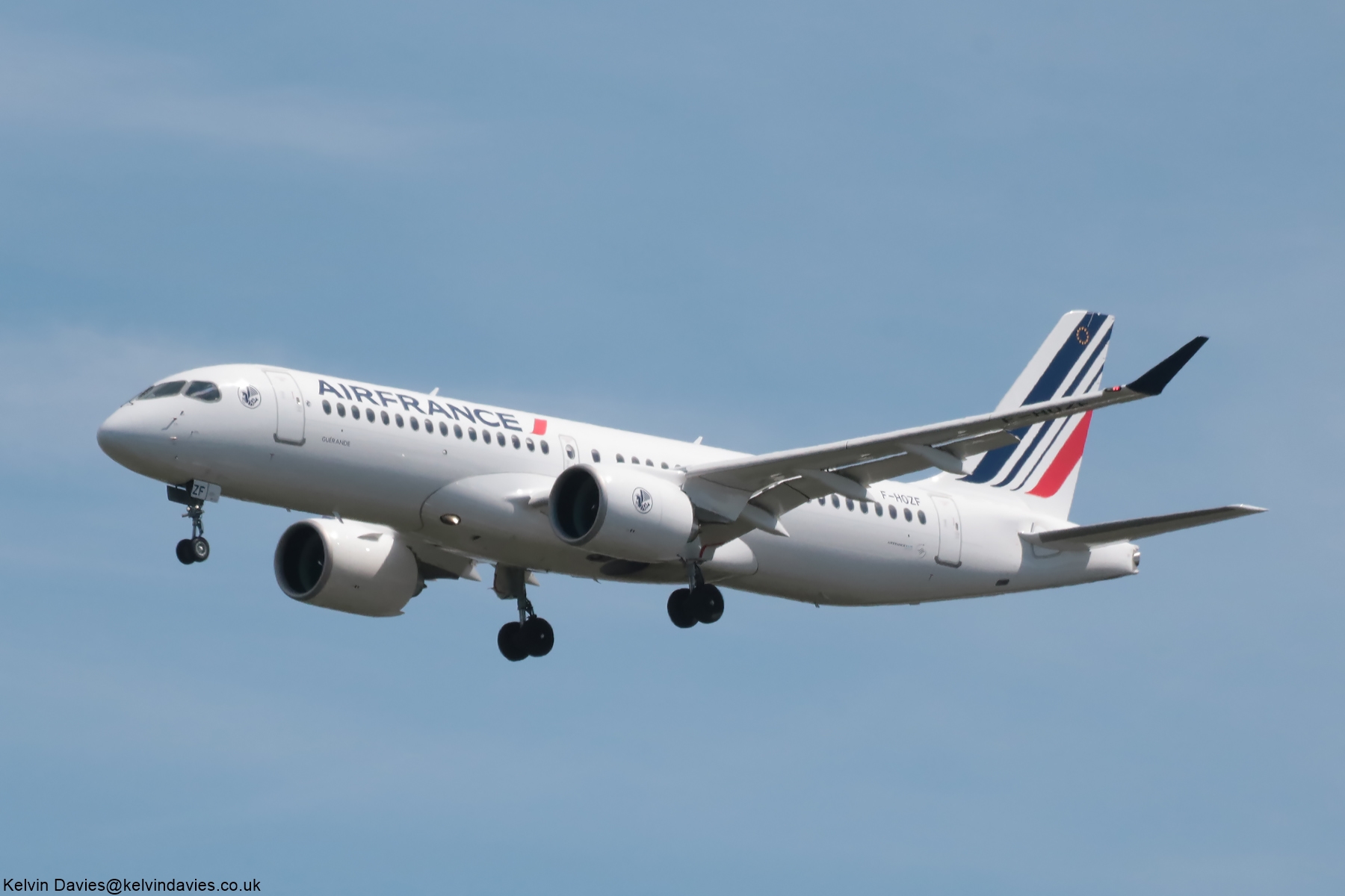 Air France A220 F-HOZF