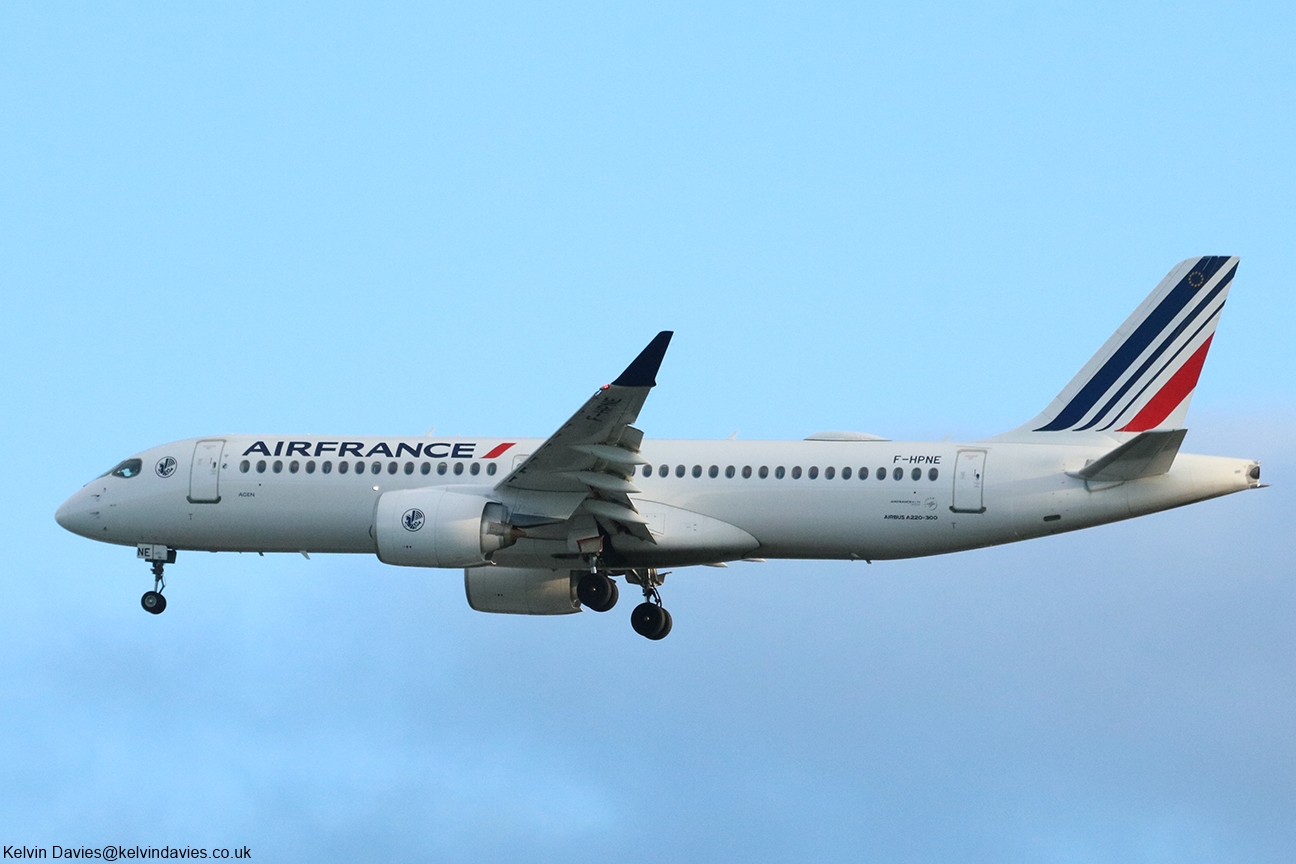 Air France A220 F-HPNE