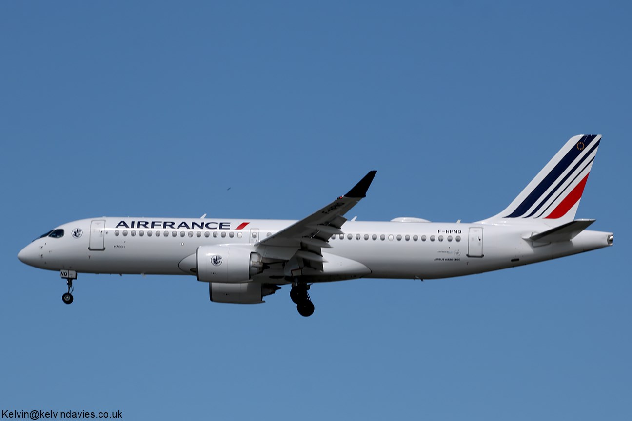 Air France A220 F-HPNQ