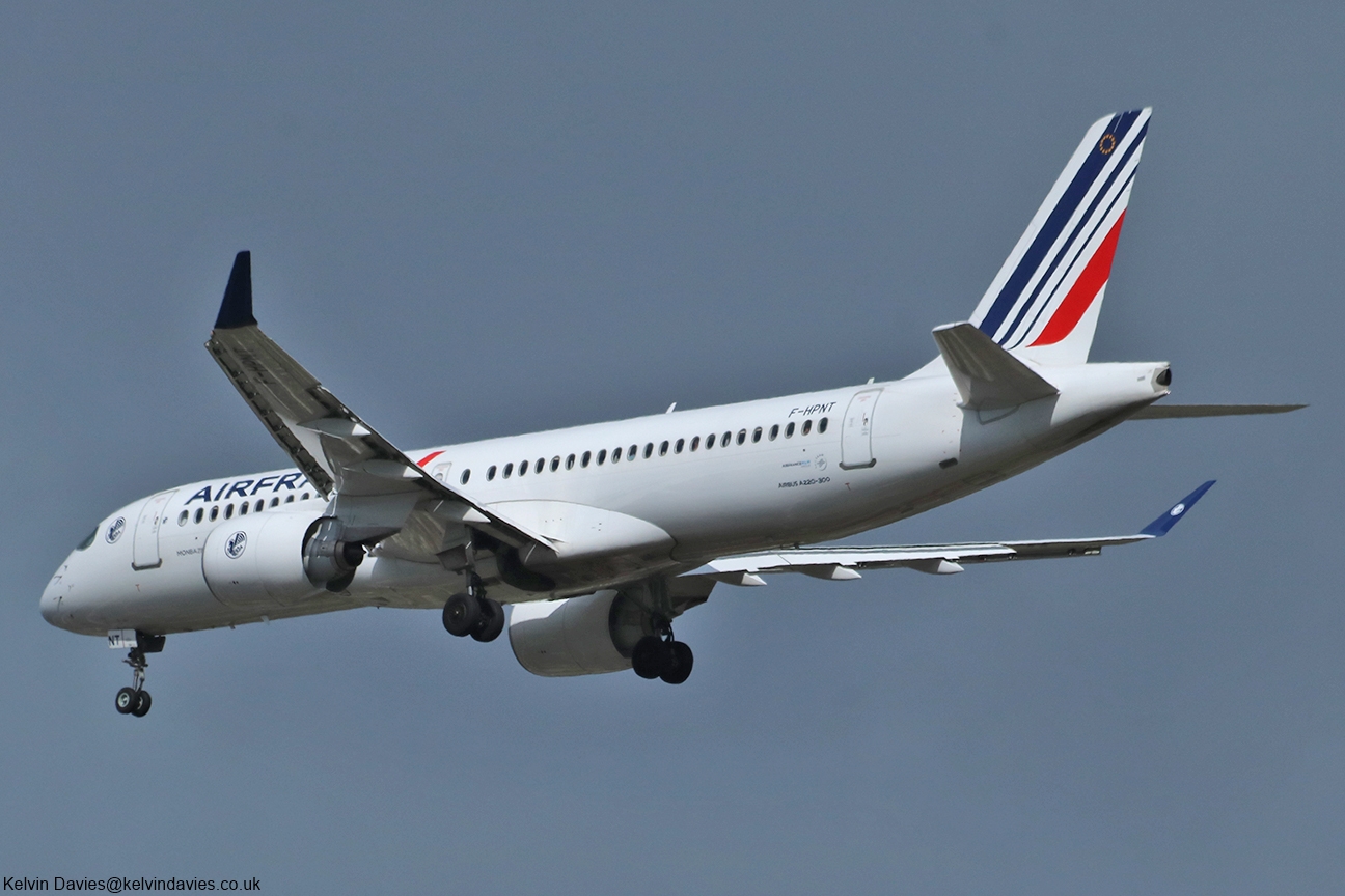 Air France A220 F-HPNT