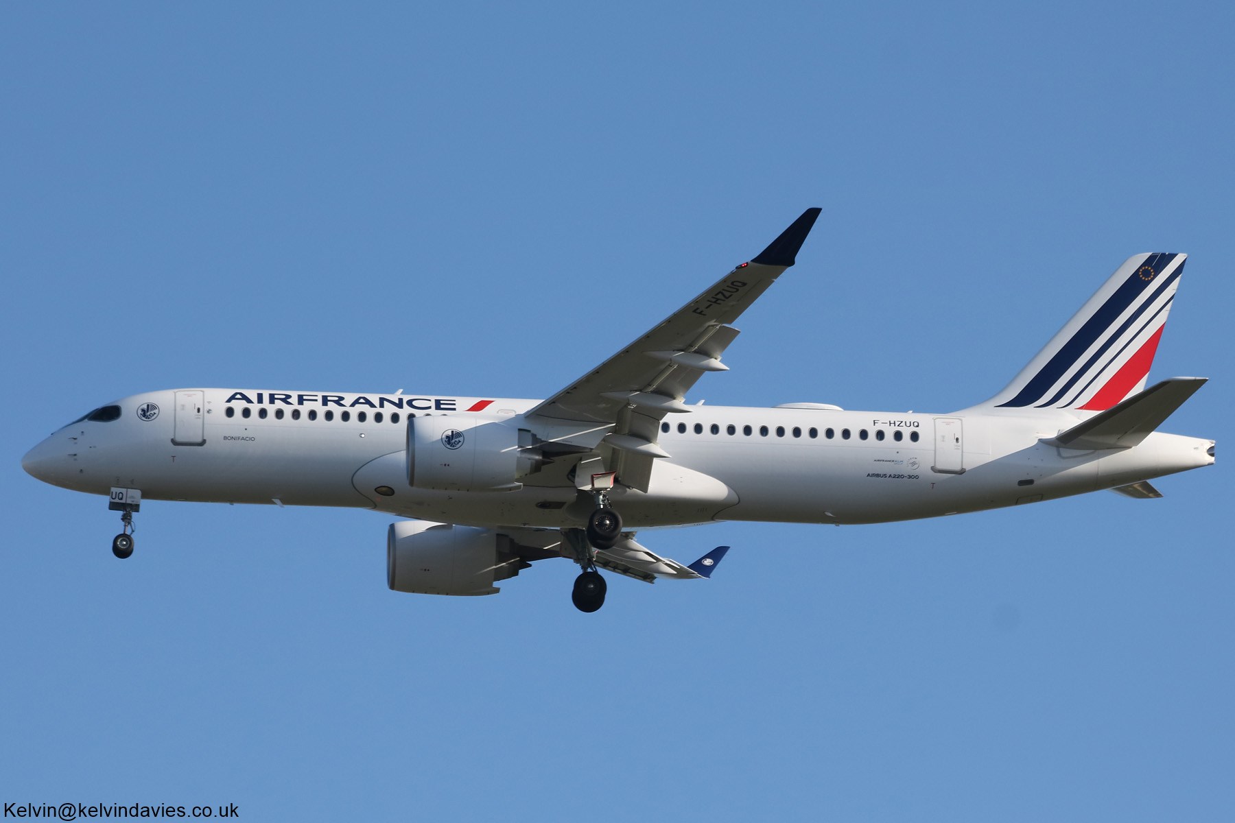 Air France A220 F-HZUQ