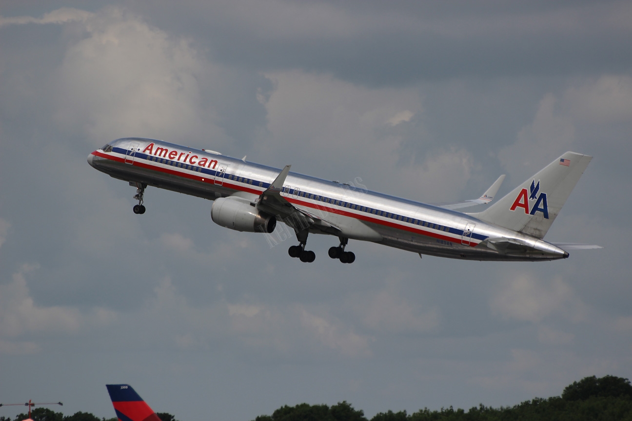 American Airlines 757 N185AN