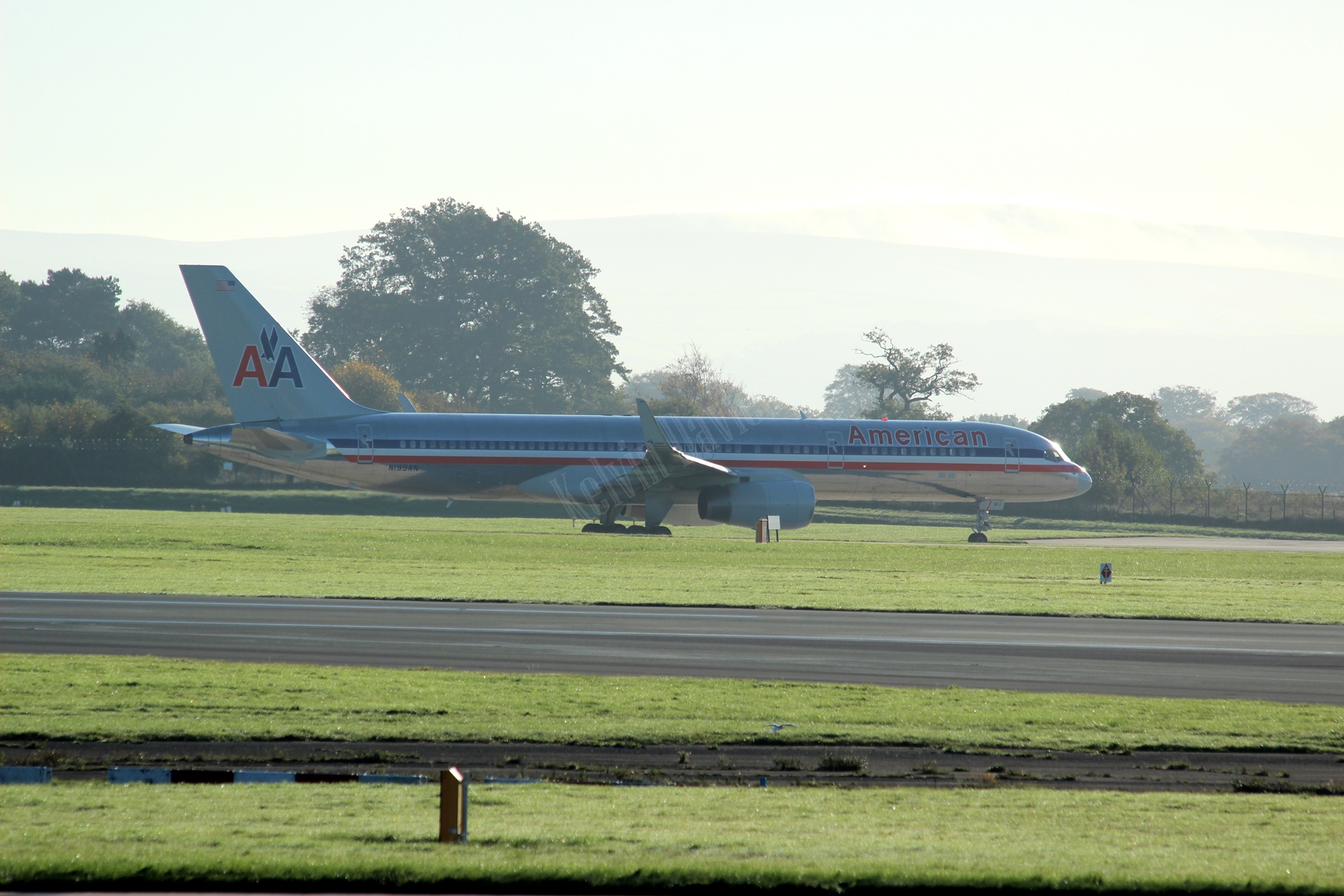 American Airlines 757 N199AN