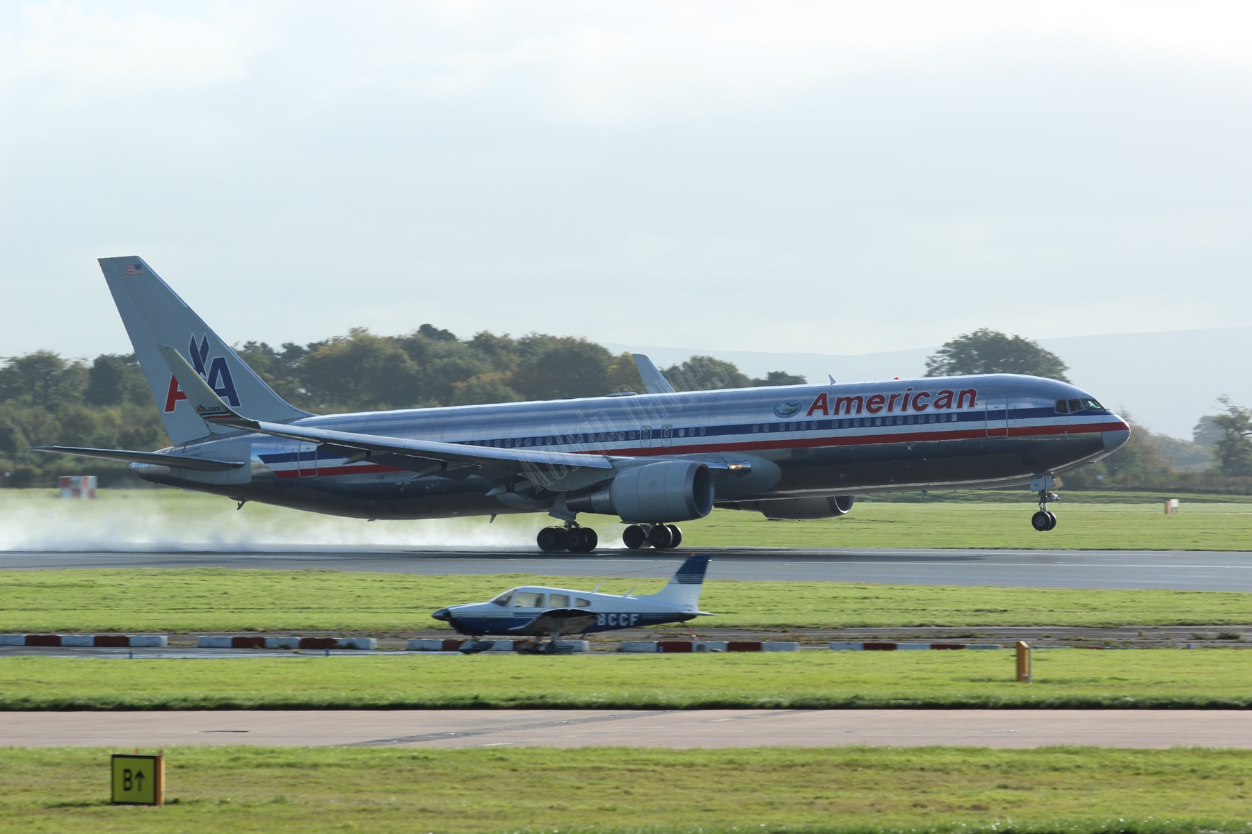 American Airlines 767 N351AA