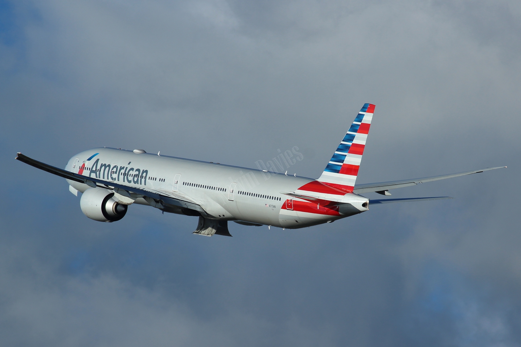American Airlines 777 N717AN