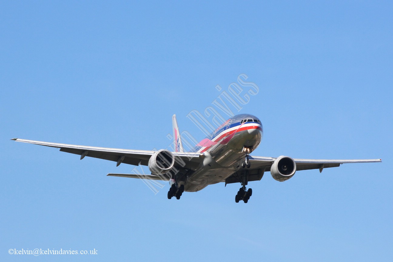 American Airlines B777 N759AN