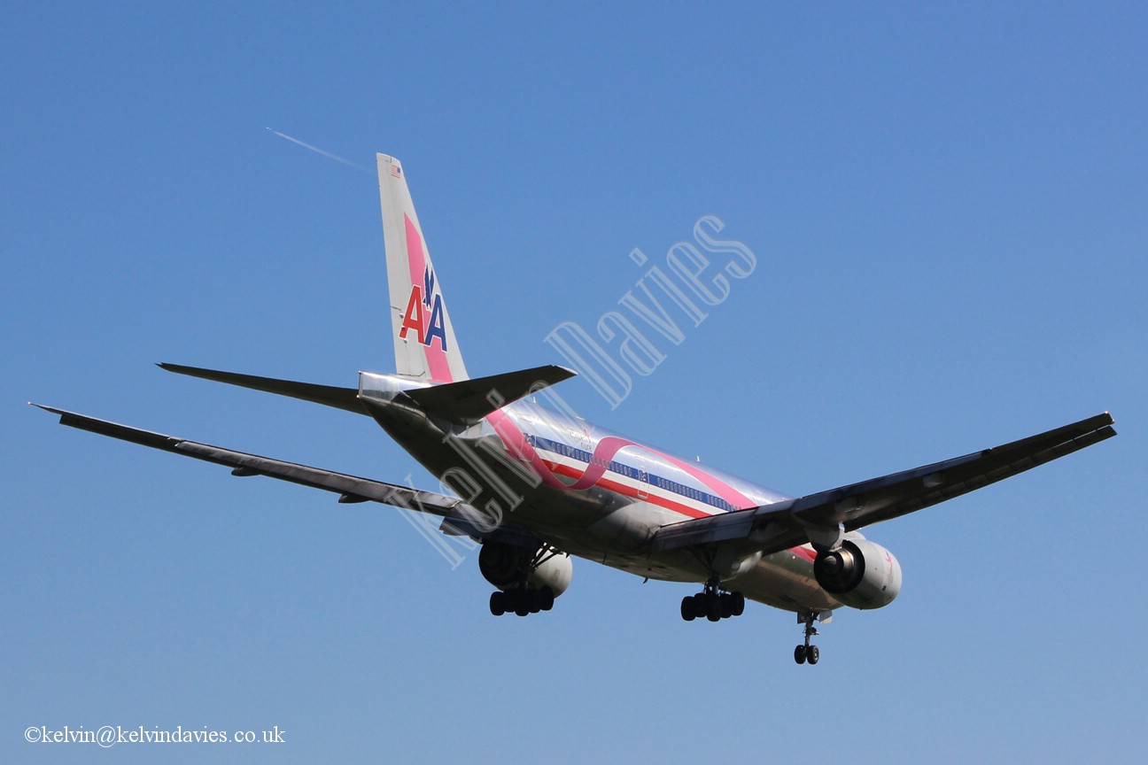 American Airlines B777 N759AN