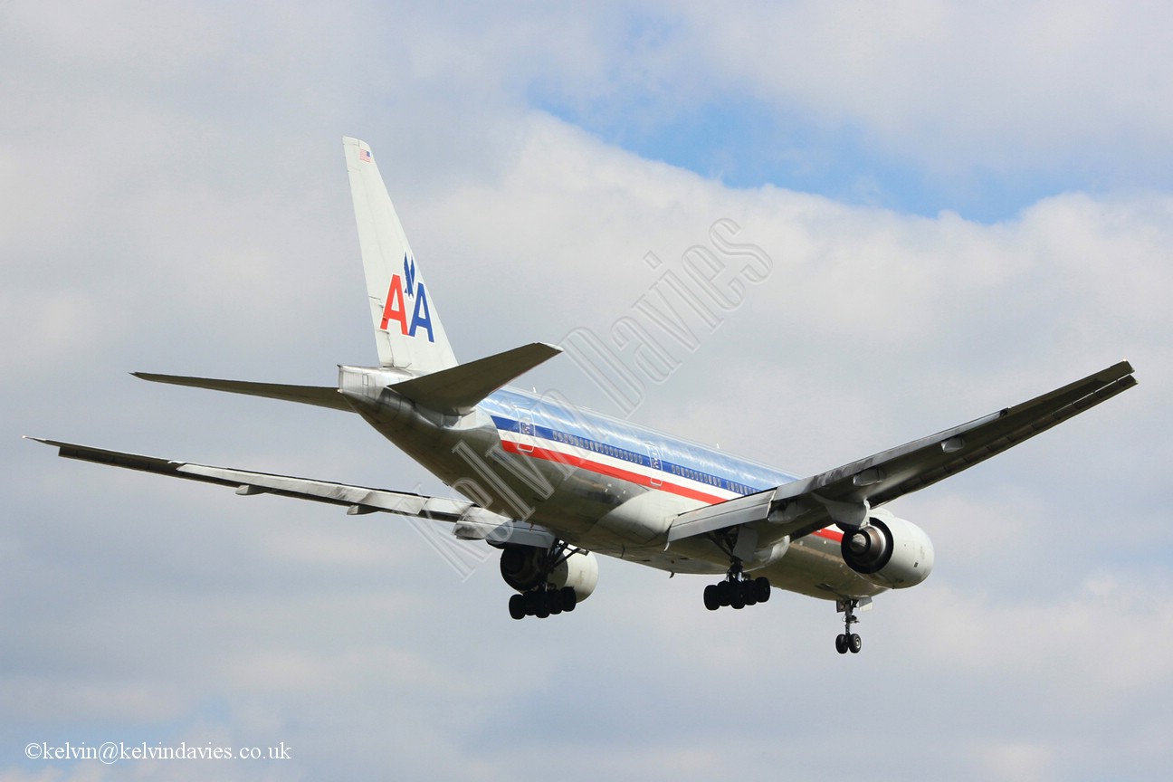 American Airlines B777 N768AA