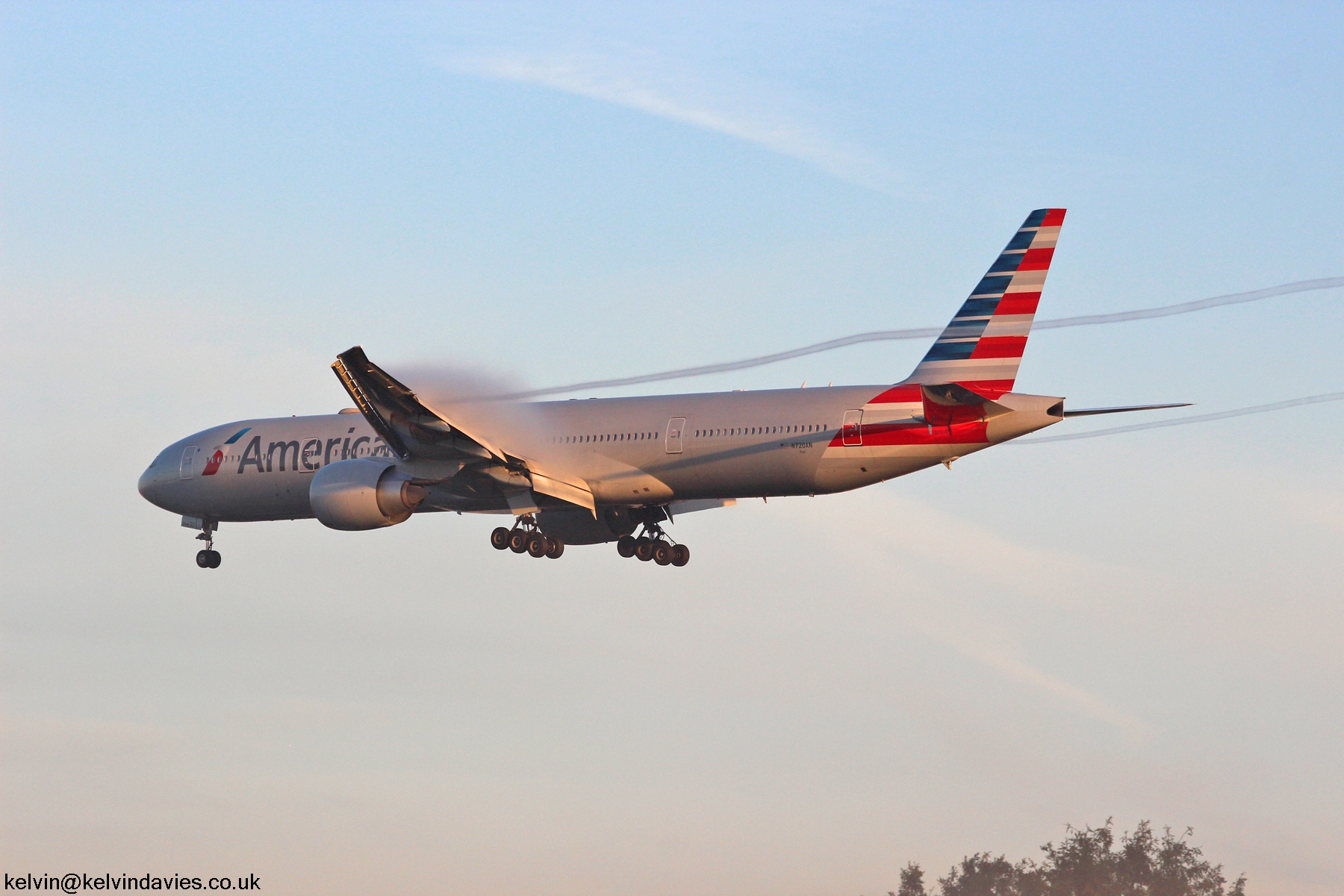 American Airlines 777 N720AN