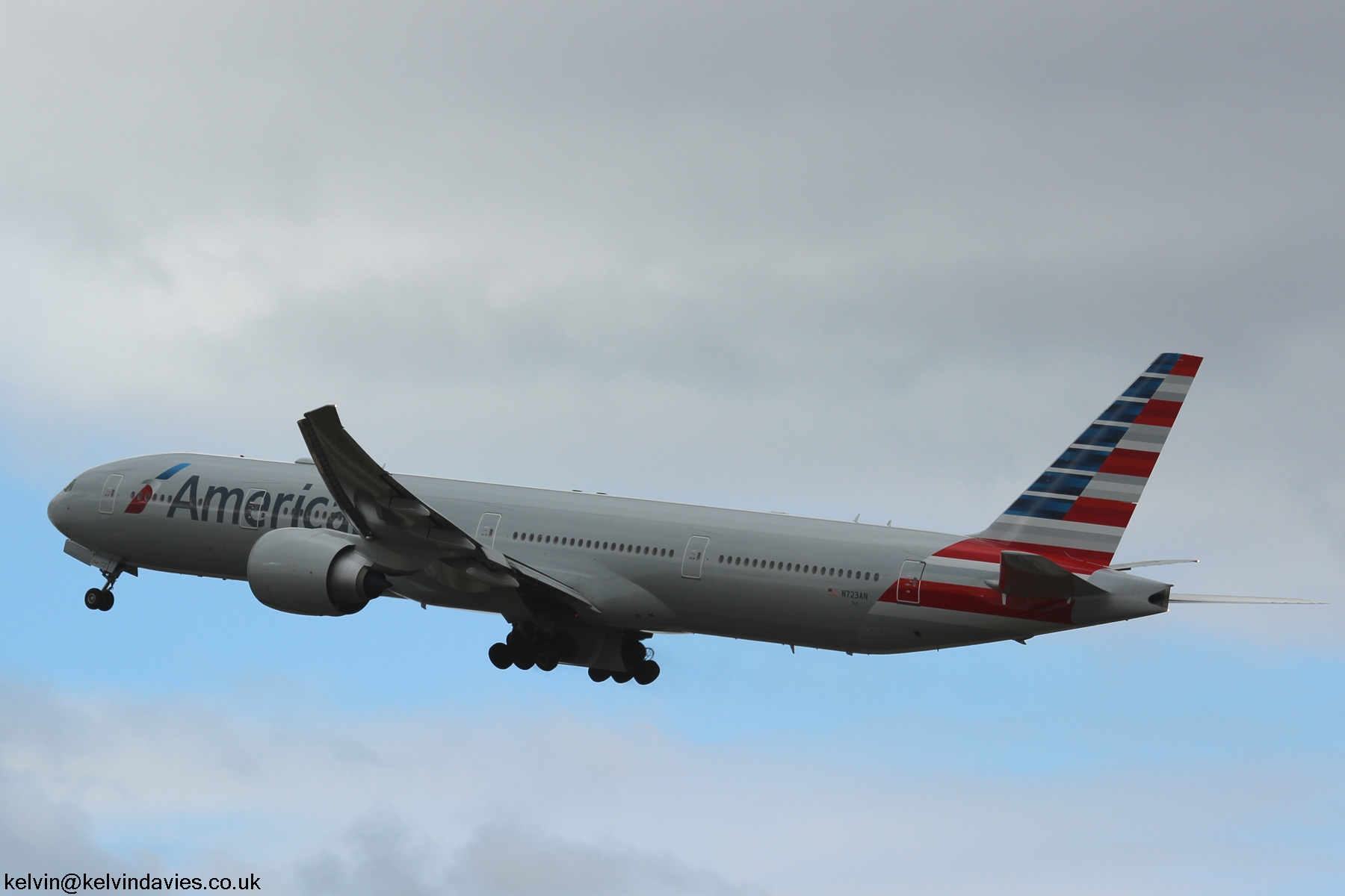 American Airlines 777 N723AN