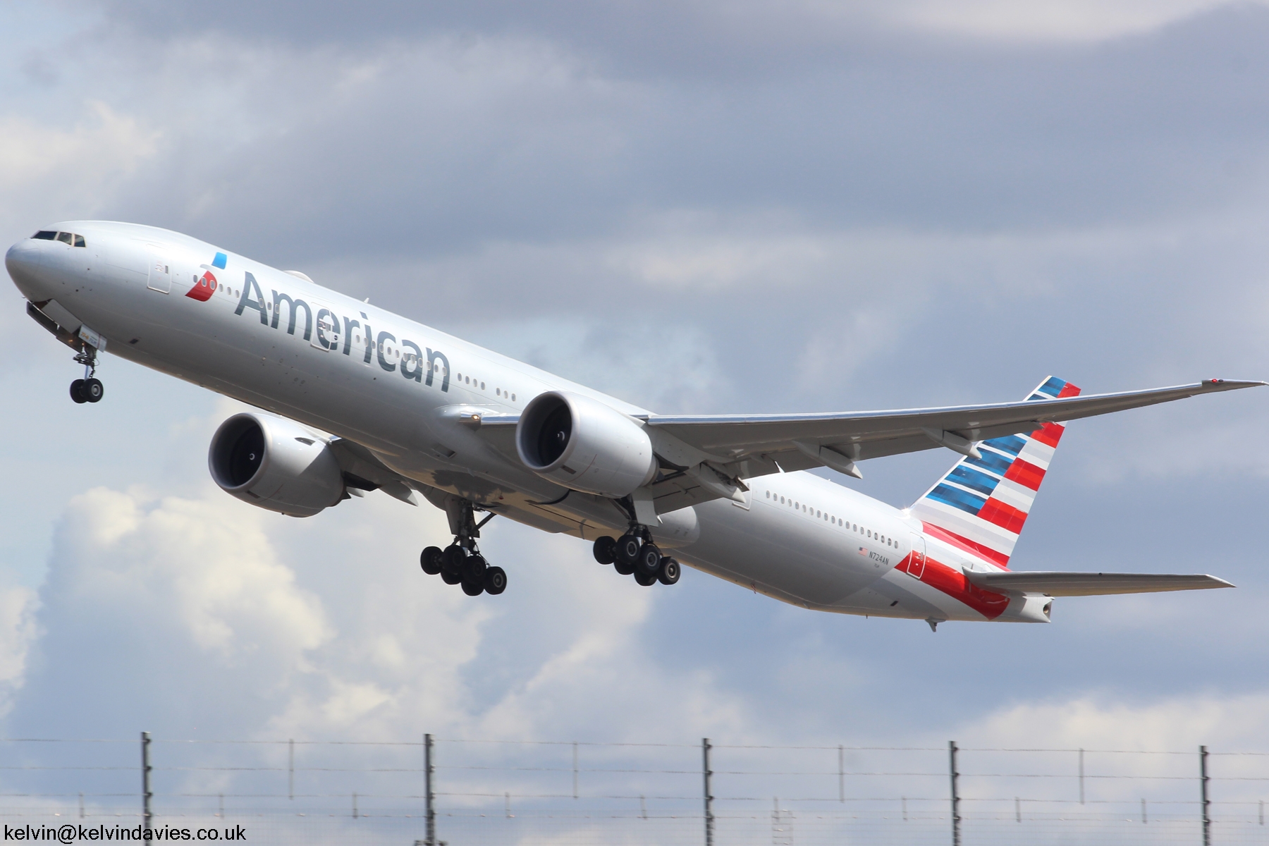 American Airlines B777 N724AN