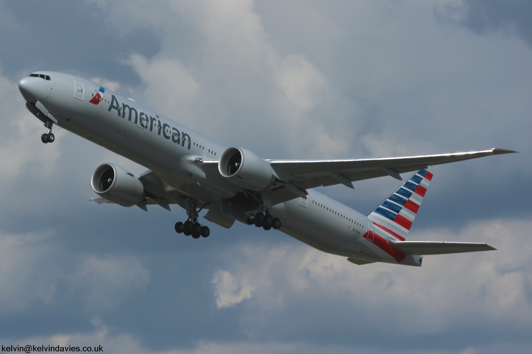 American Airlines B777 N728AN
