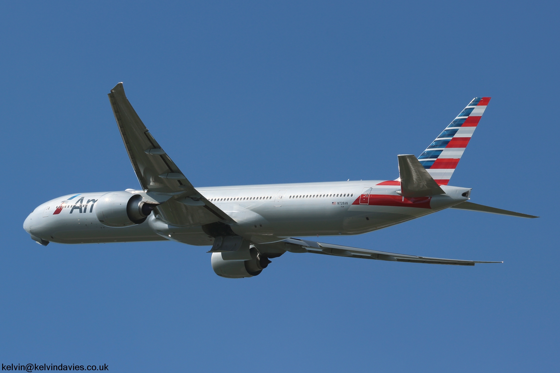 American Airlines B777 N728AN
