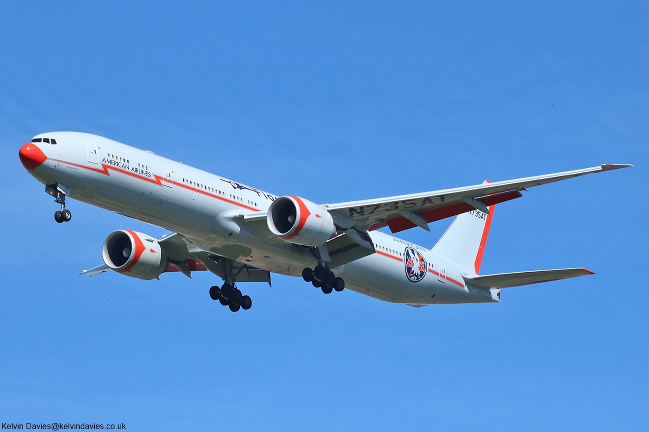 American Airlines 777 N735AT