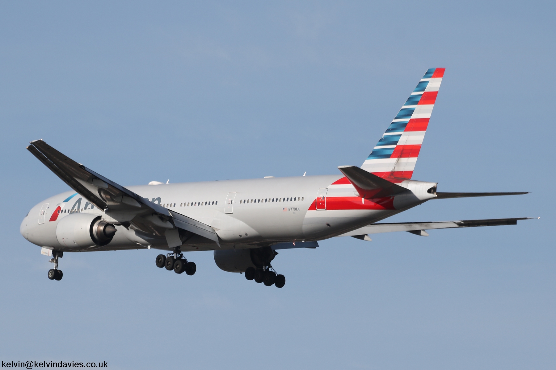 American Airlines 777 N799AN