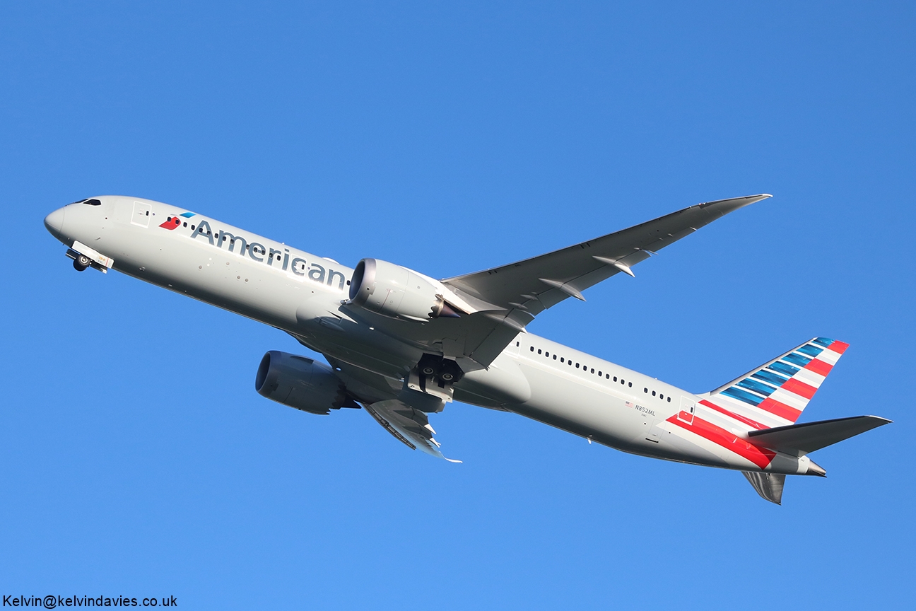 American Airlines 787 N852ML