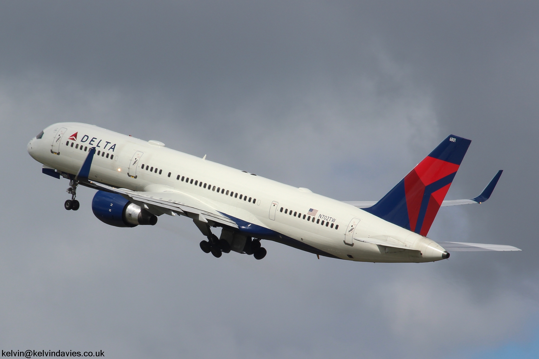 Delta Air Lines N702TW