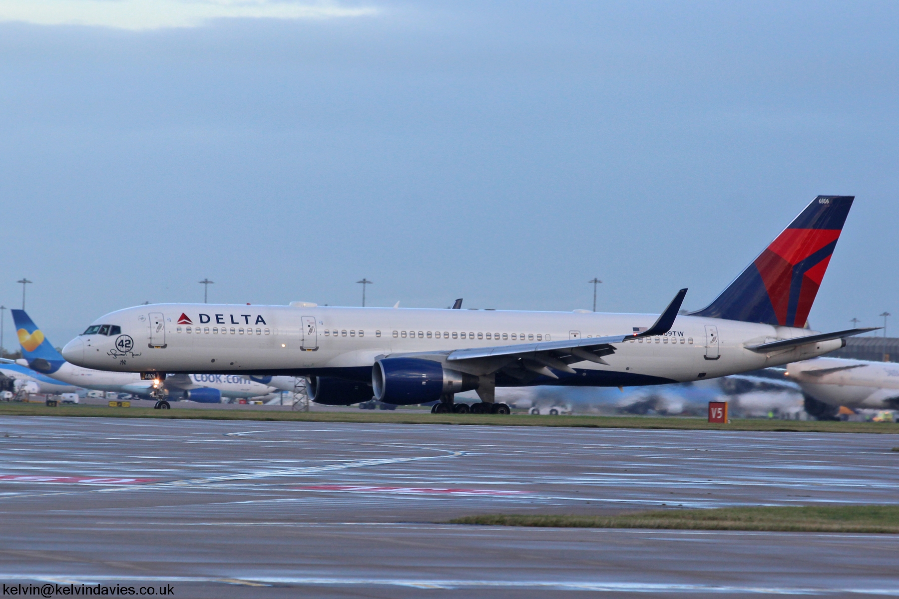 Delta Air Lines 757 N709TW