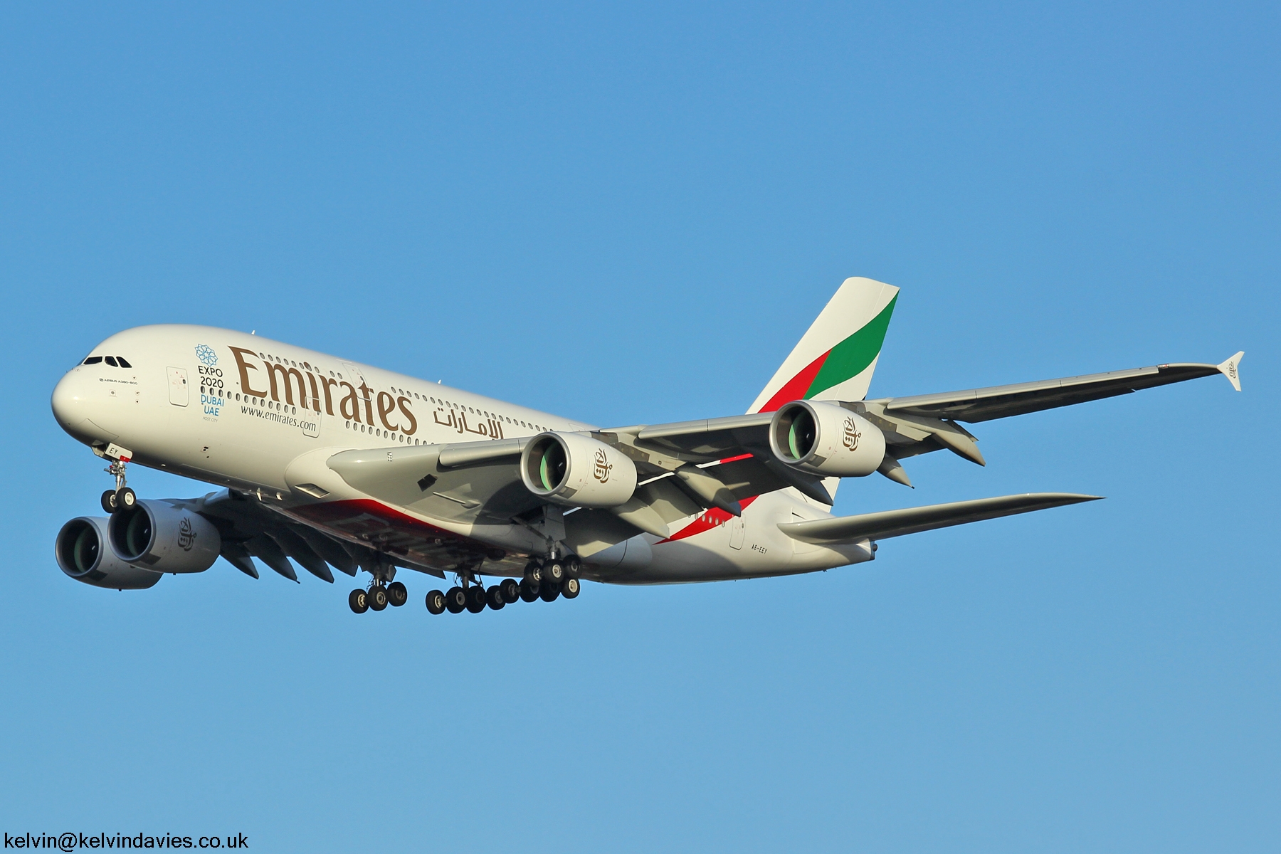 Emirates A380 A6-EEY