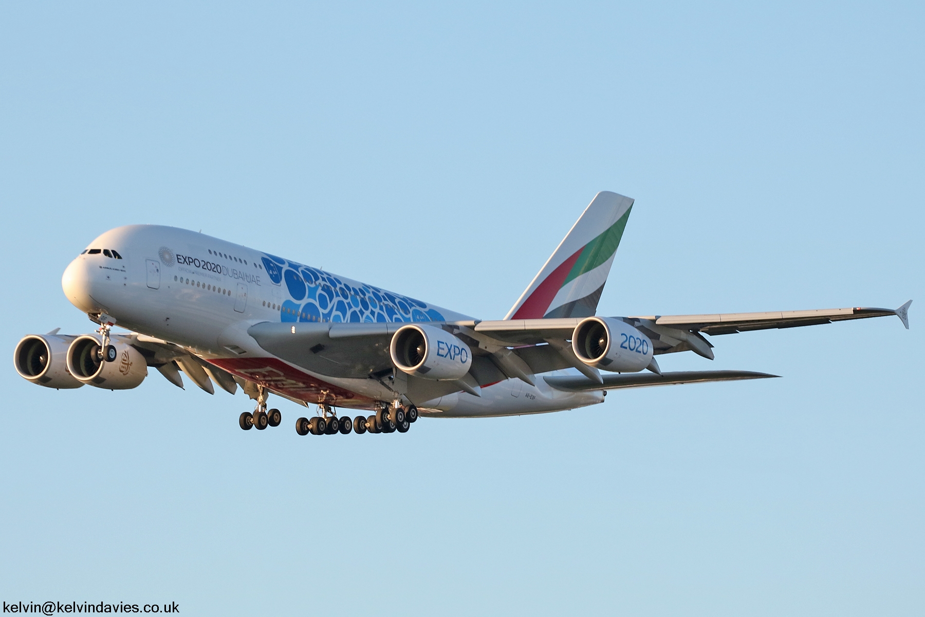 Emirates A380 A6-EOF