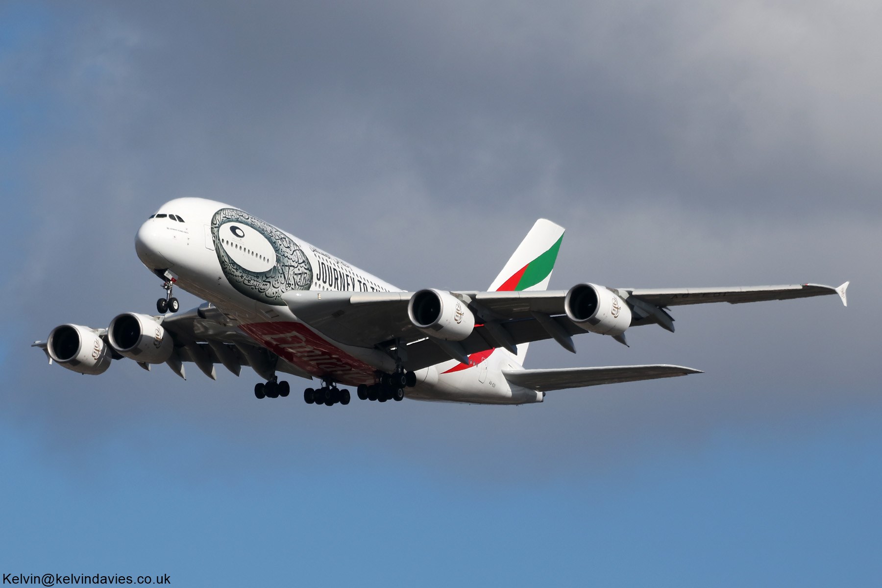 Emirates A380 A6-EOI