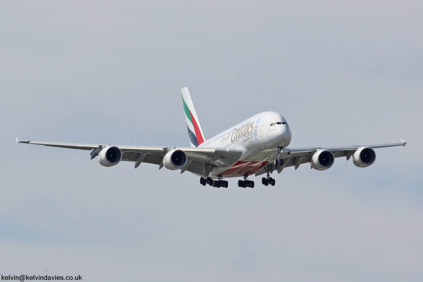 Emirates A380 A6-EOJ
