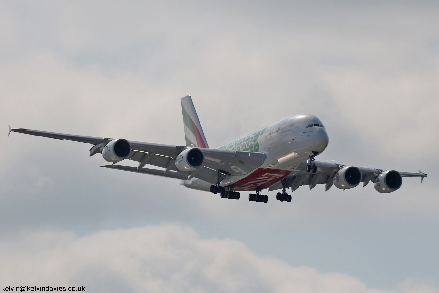 Emirates A380 A6-EOJ