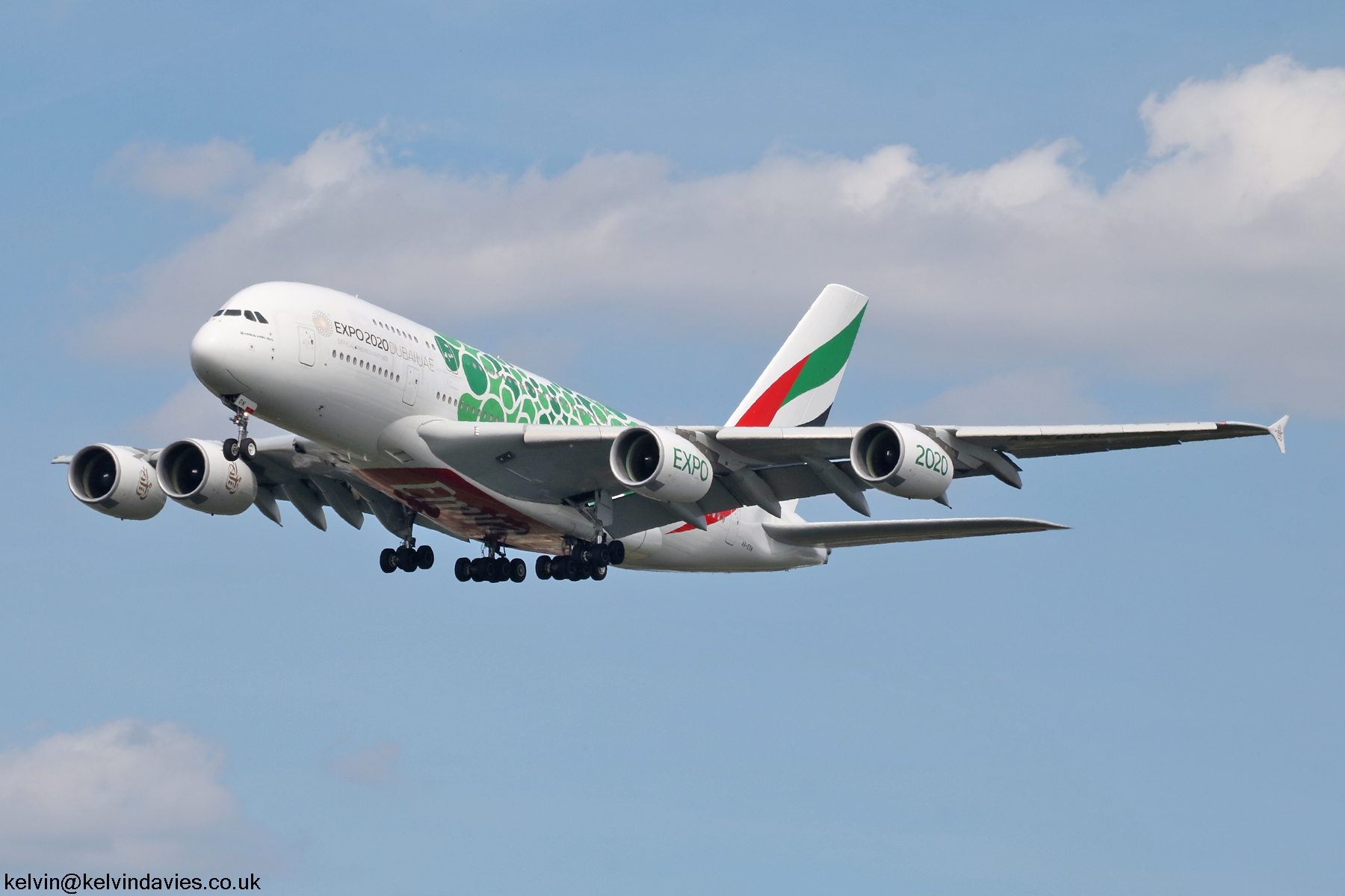 Emirates A380 A6-EON