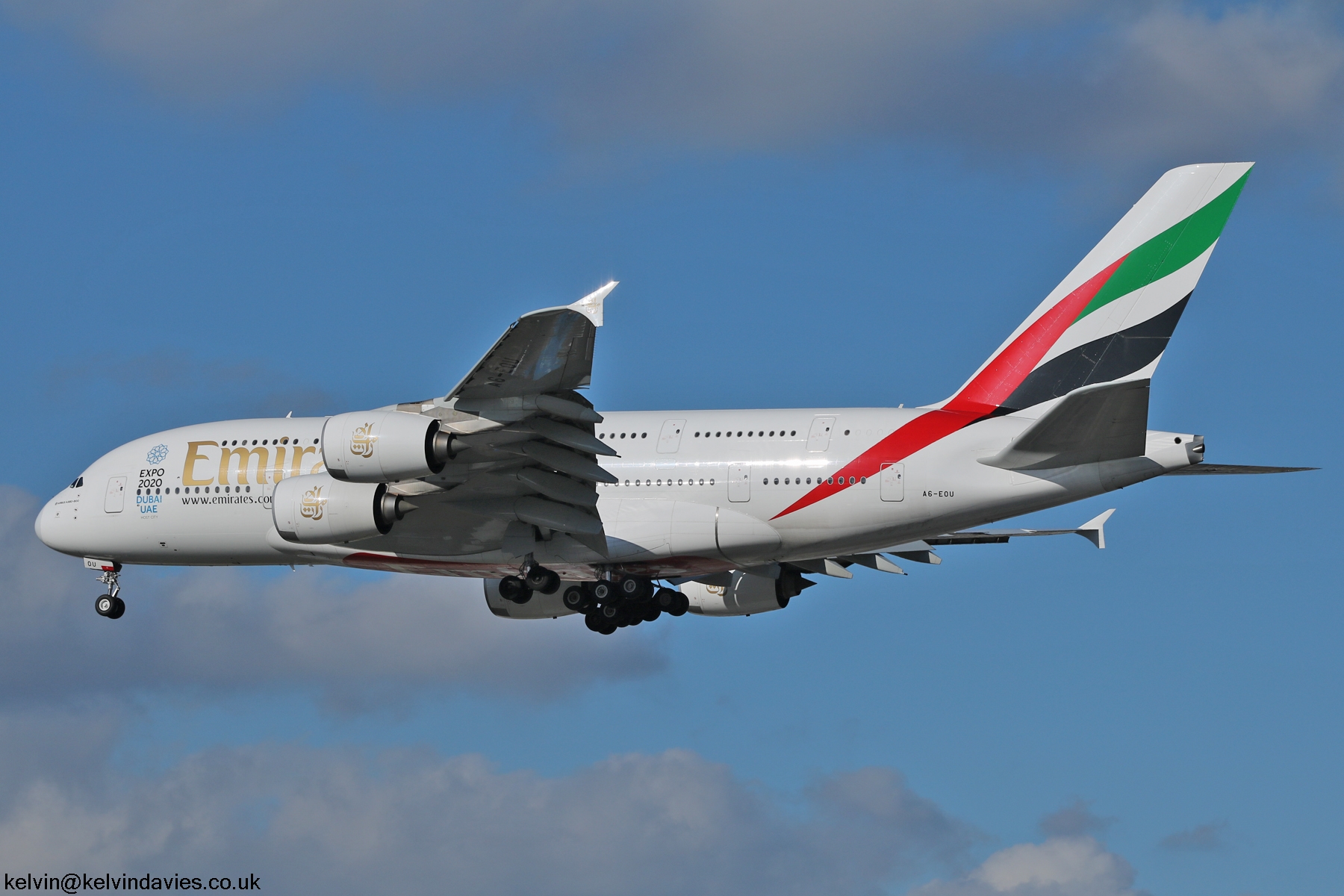 Emirates A380 A6-EOU