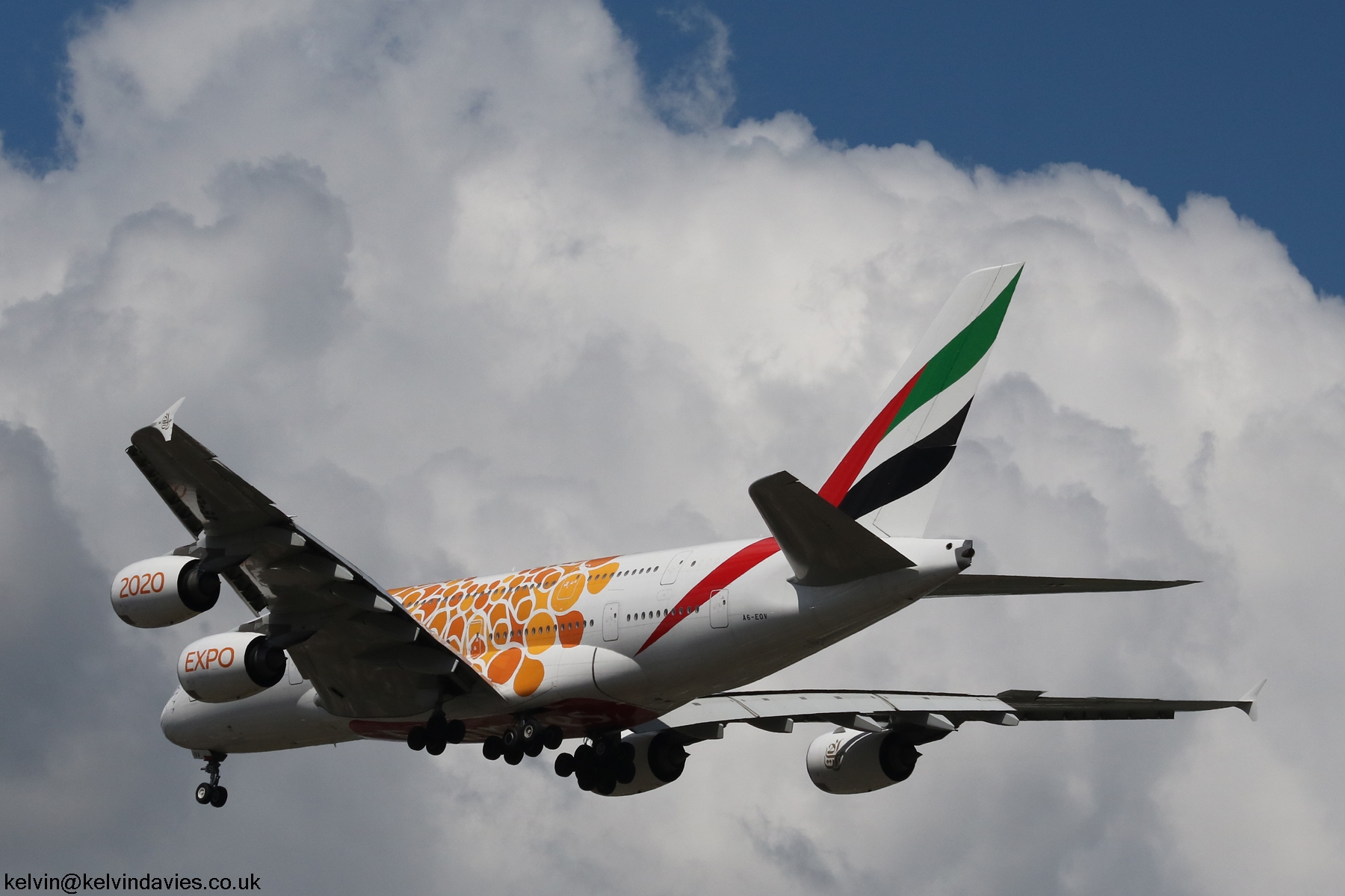 Emirates A380 A6-EOV