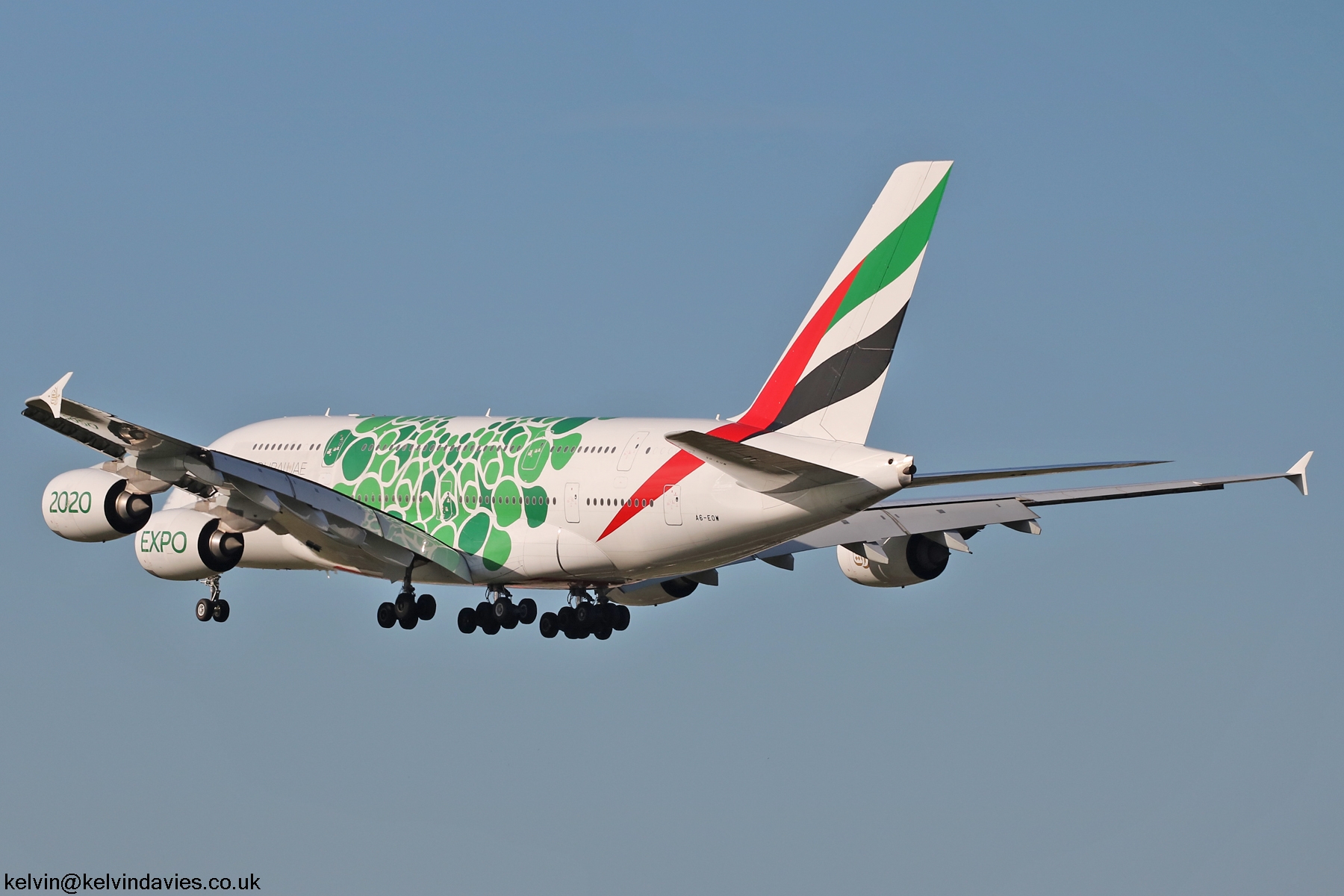 Emirates A380 A6-EOW