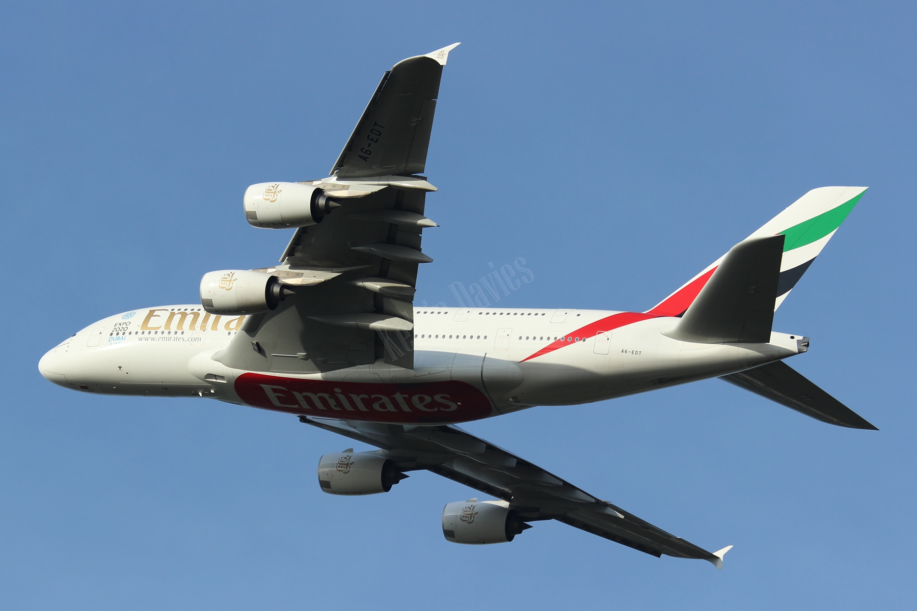 Emirates A380 A6-EDT